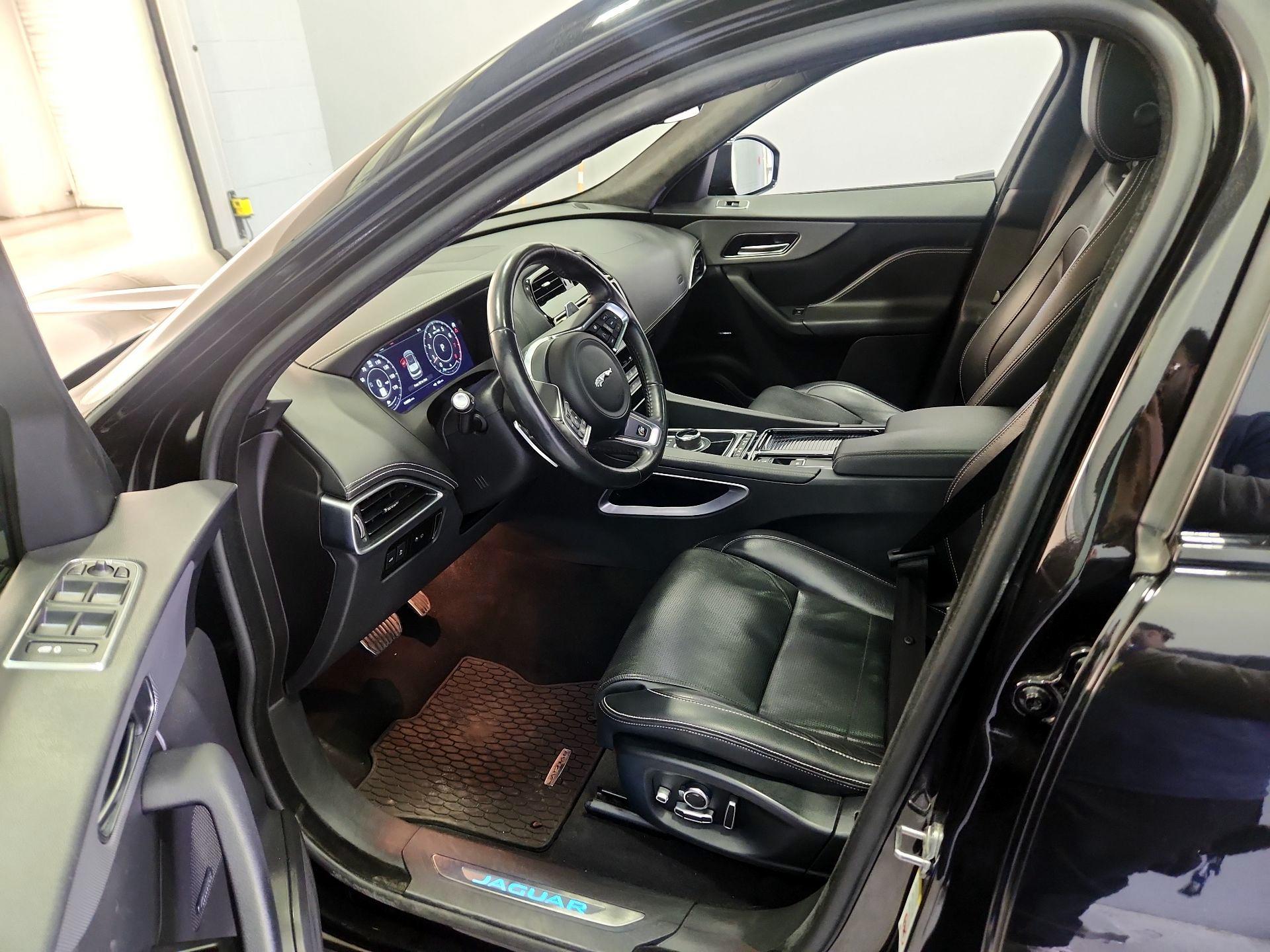 Thumbnail: 2019 Jaguar F-Pace - 11