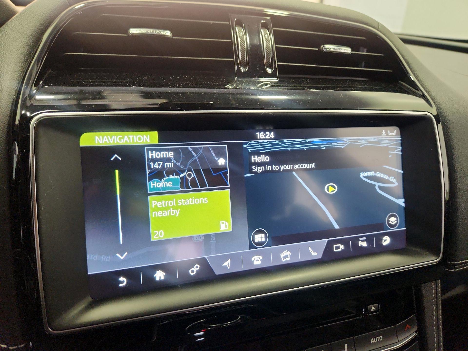 Thumbnail: 2019 Jaguar F-Pace - 14