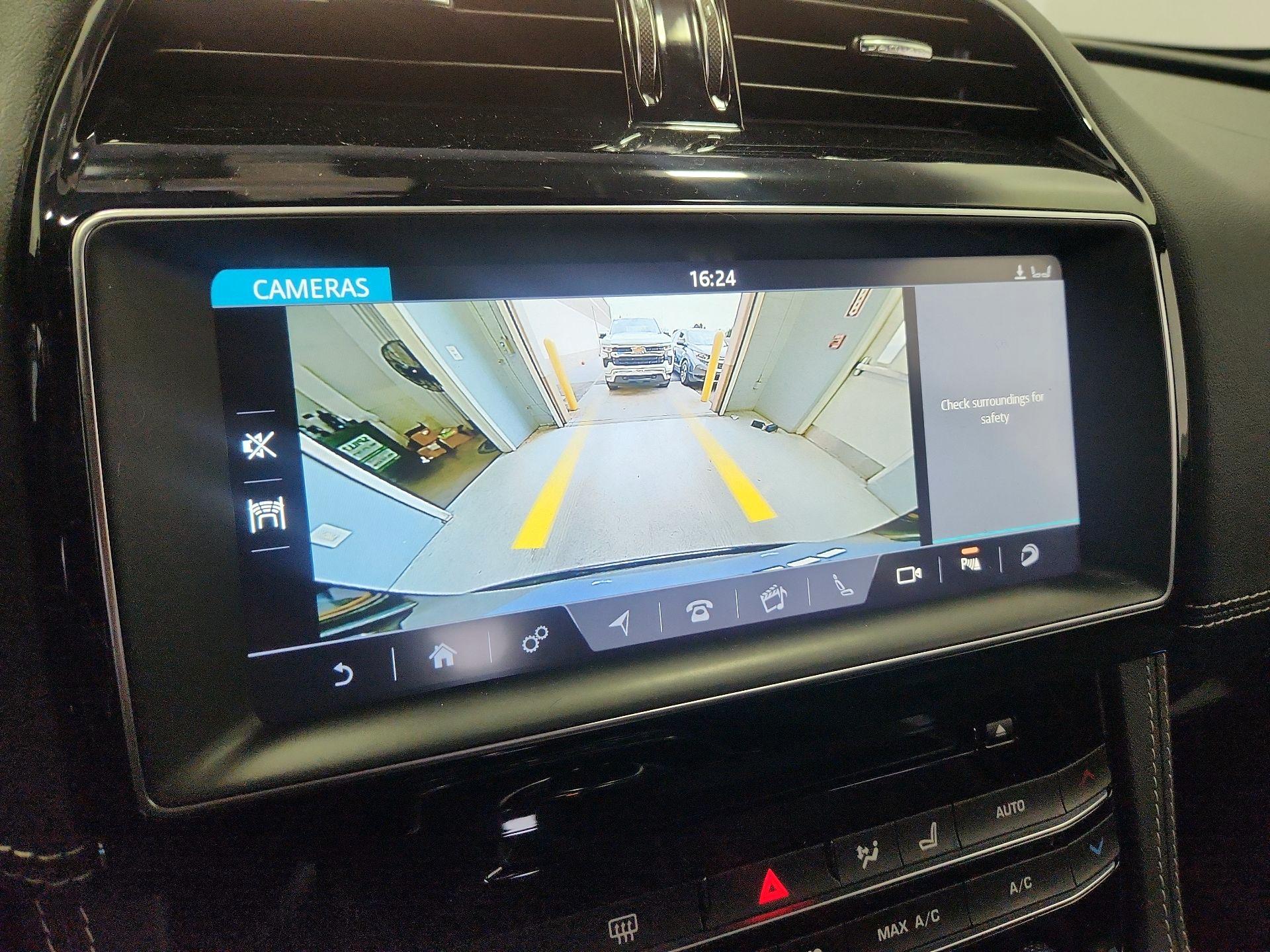 Thumbnail: 2019 Jaguar F-Pace - 15