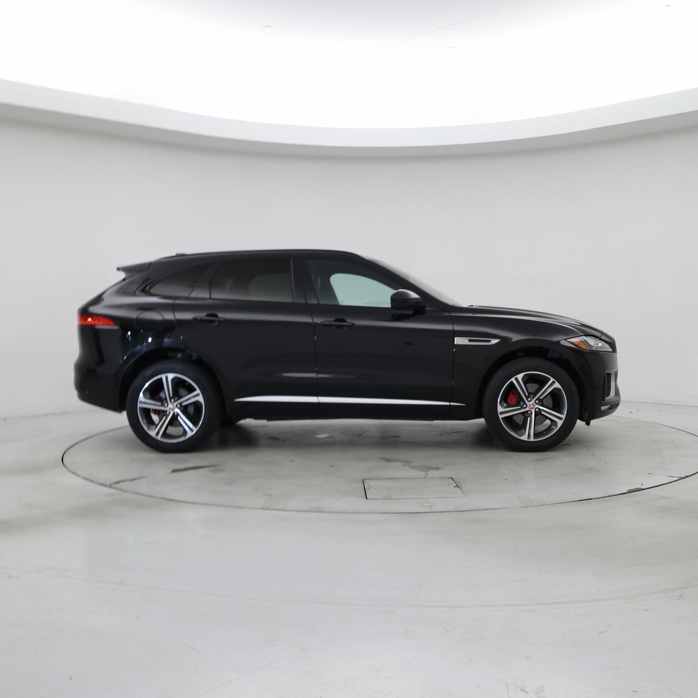 Thumbnail: 2019 Jaguar F-Pace - 7