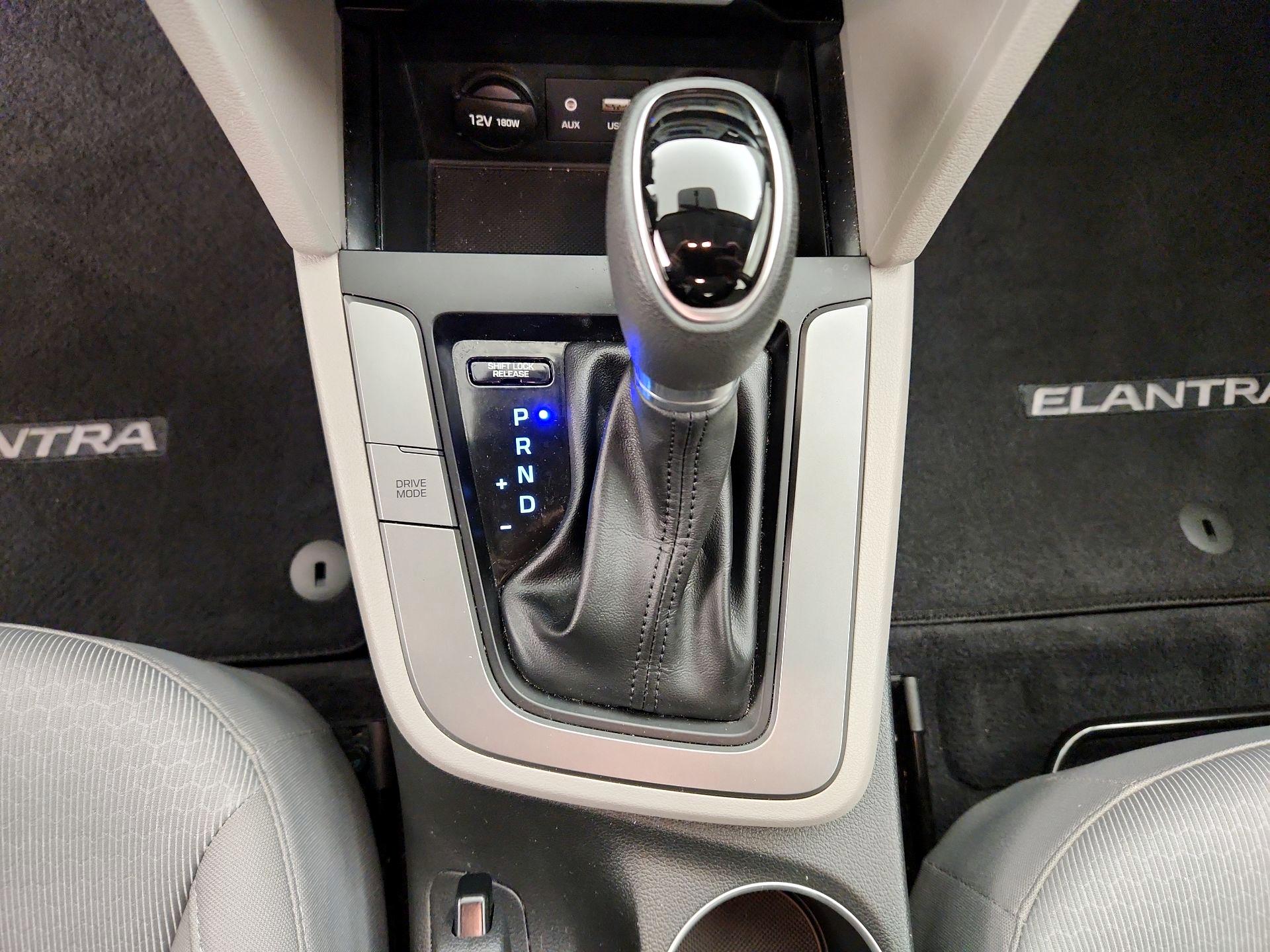 Thumbnail: 2018 Hyundai Elantra - 16