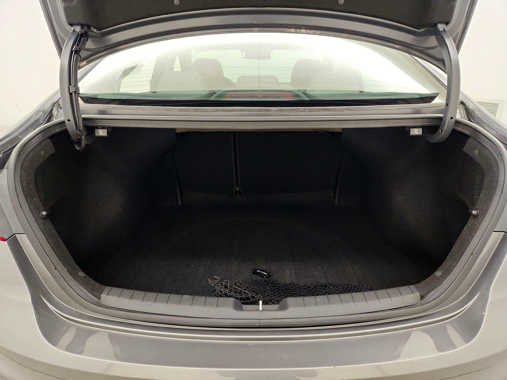 Thumbnail: 2018 Hyundai Elantra - 19