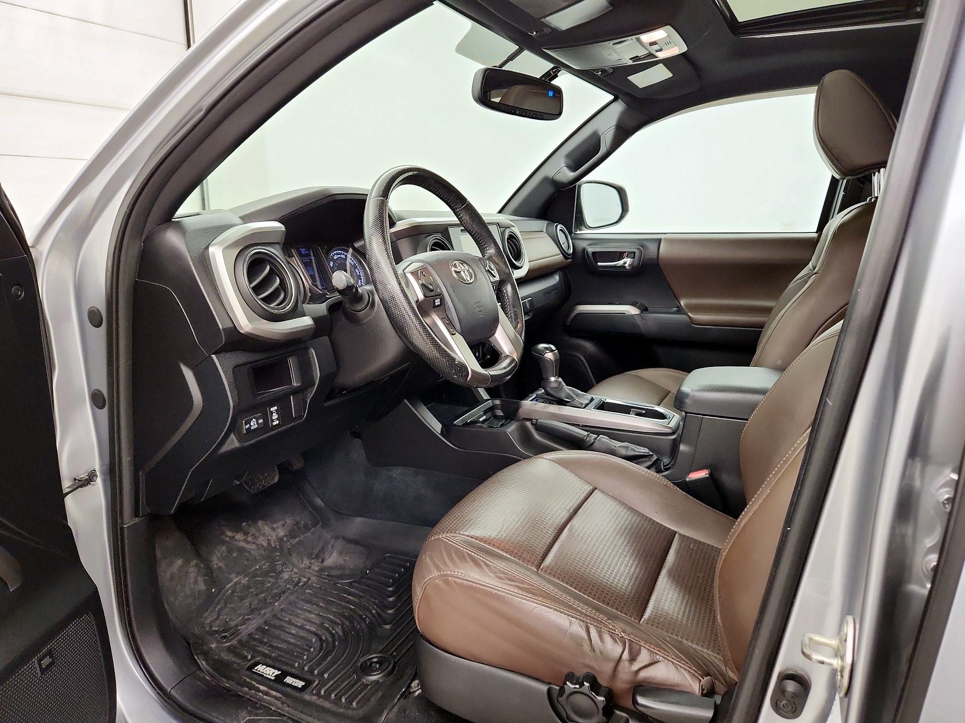 Thumbnail: 2016 Toyota Tacoma - 11