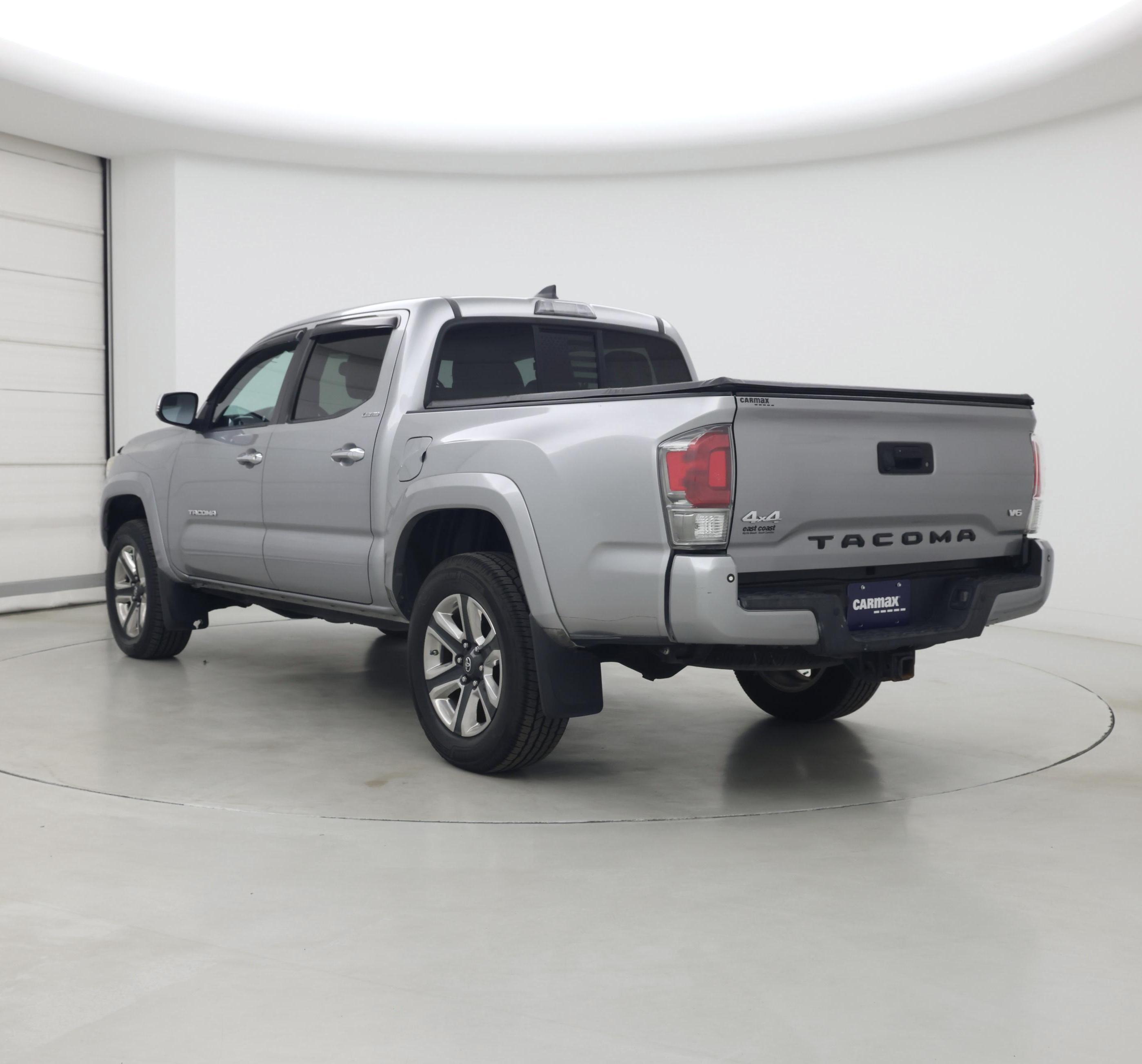 Thumbnail: 2016 Toyota Tacoma - 2