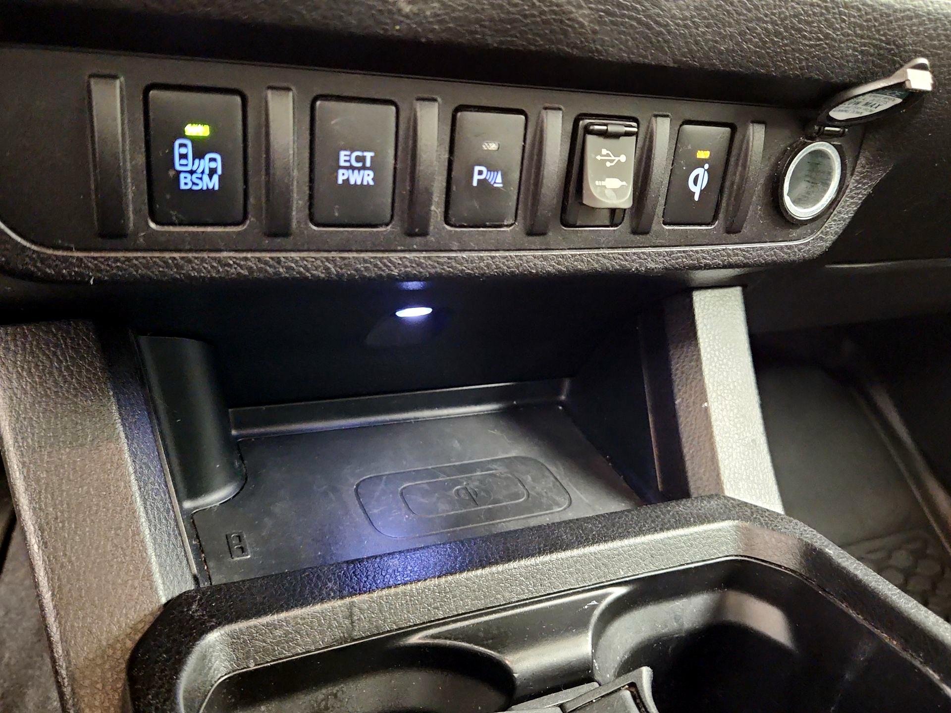 Thumbnail: 2016 Toyota Tacoma - 19