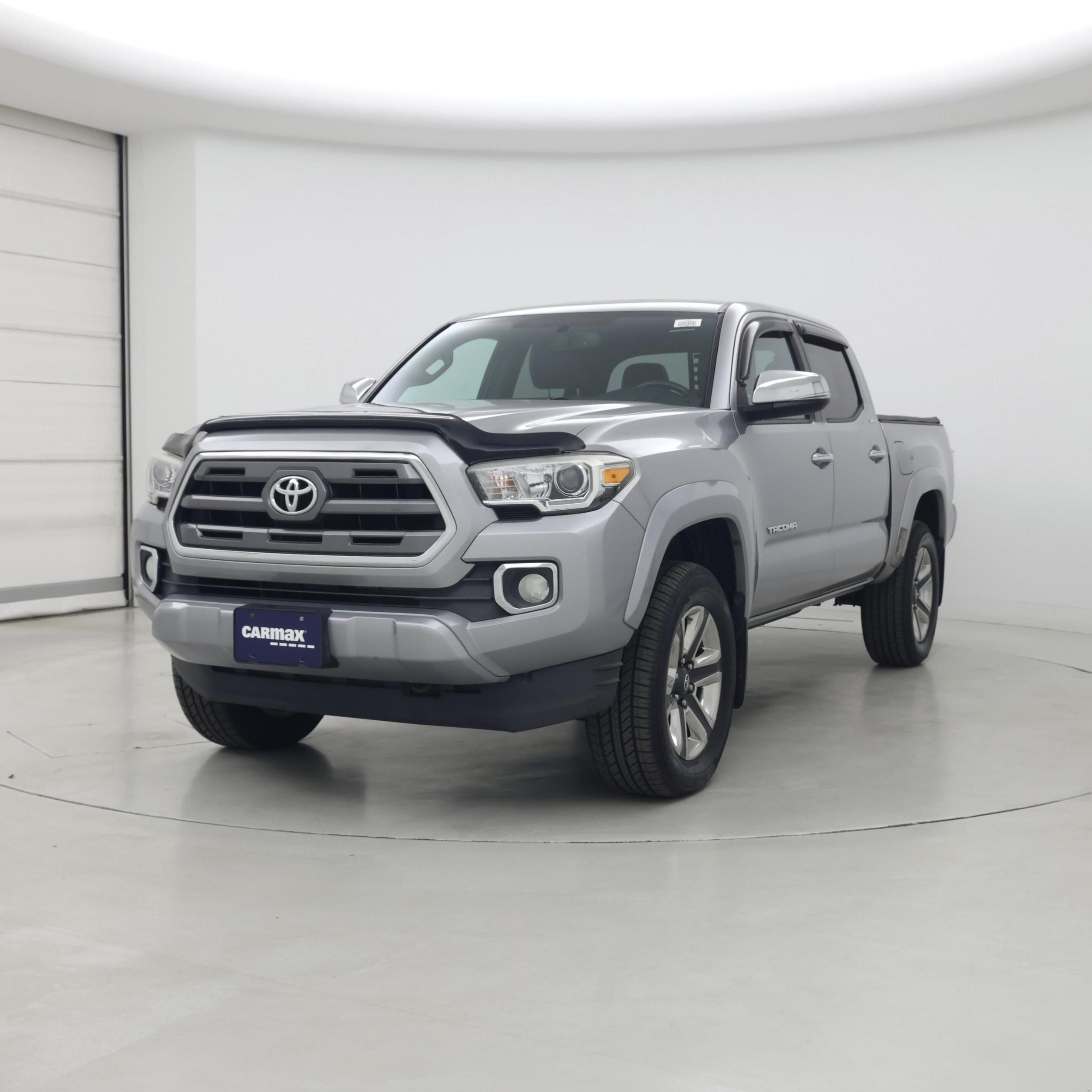 Thumbnail: 2016 Toyota Tacoma - 4