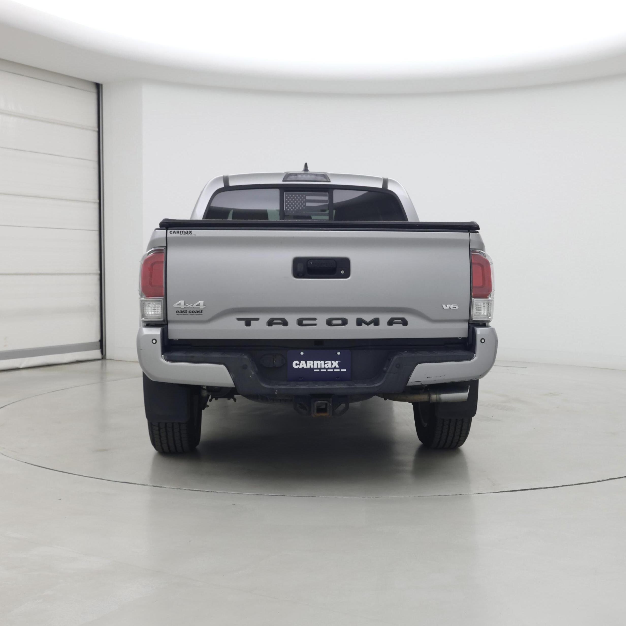 Thumbnail: 2016 Toyota Tacoma - 6