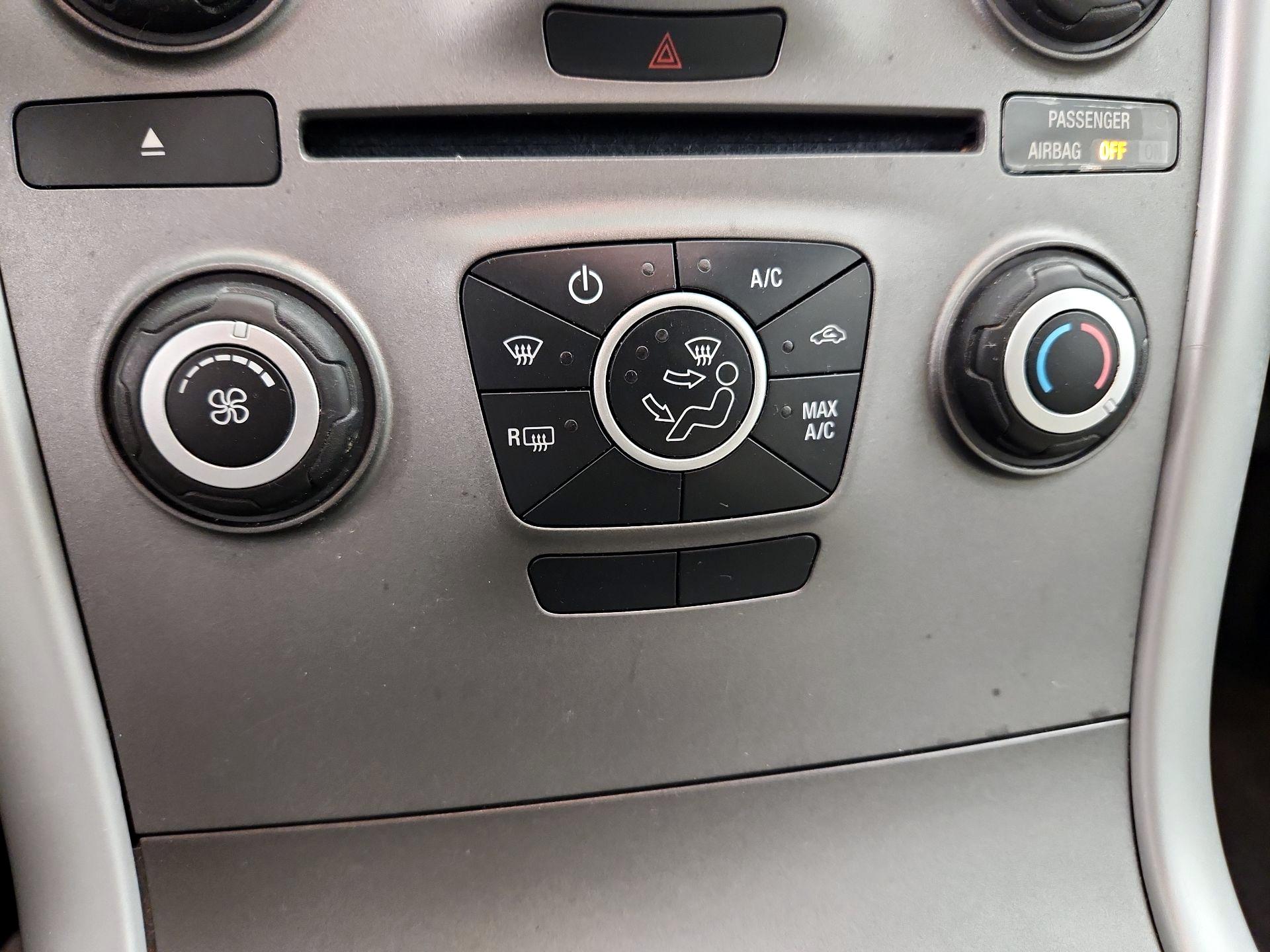 Thumbnail: 2014 Ford Edge - 15