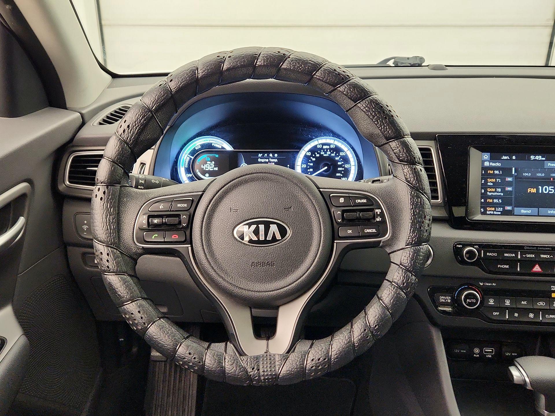 Thumbnail: 2017 Kia Niro - 10