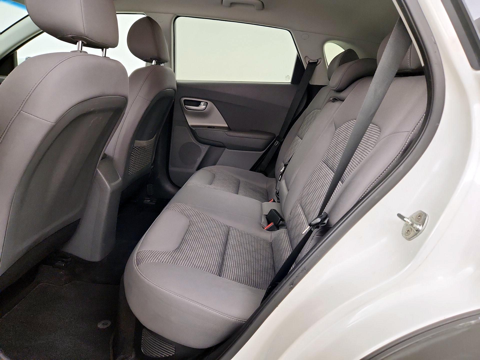 Thumbnail: 2017 Kia Niro - 19