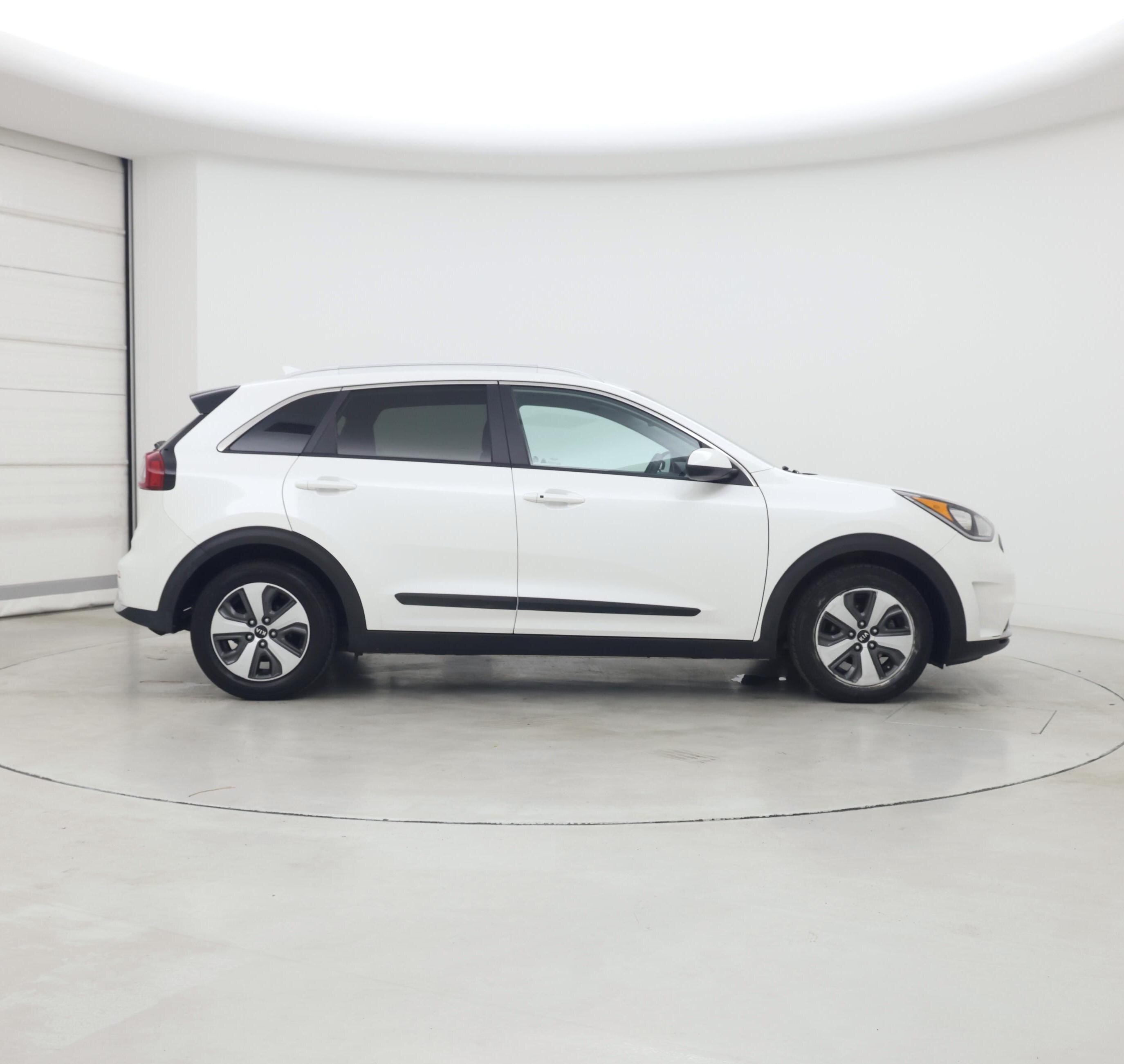 Thumbnail: 2017 Kia Niro - 7