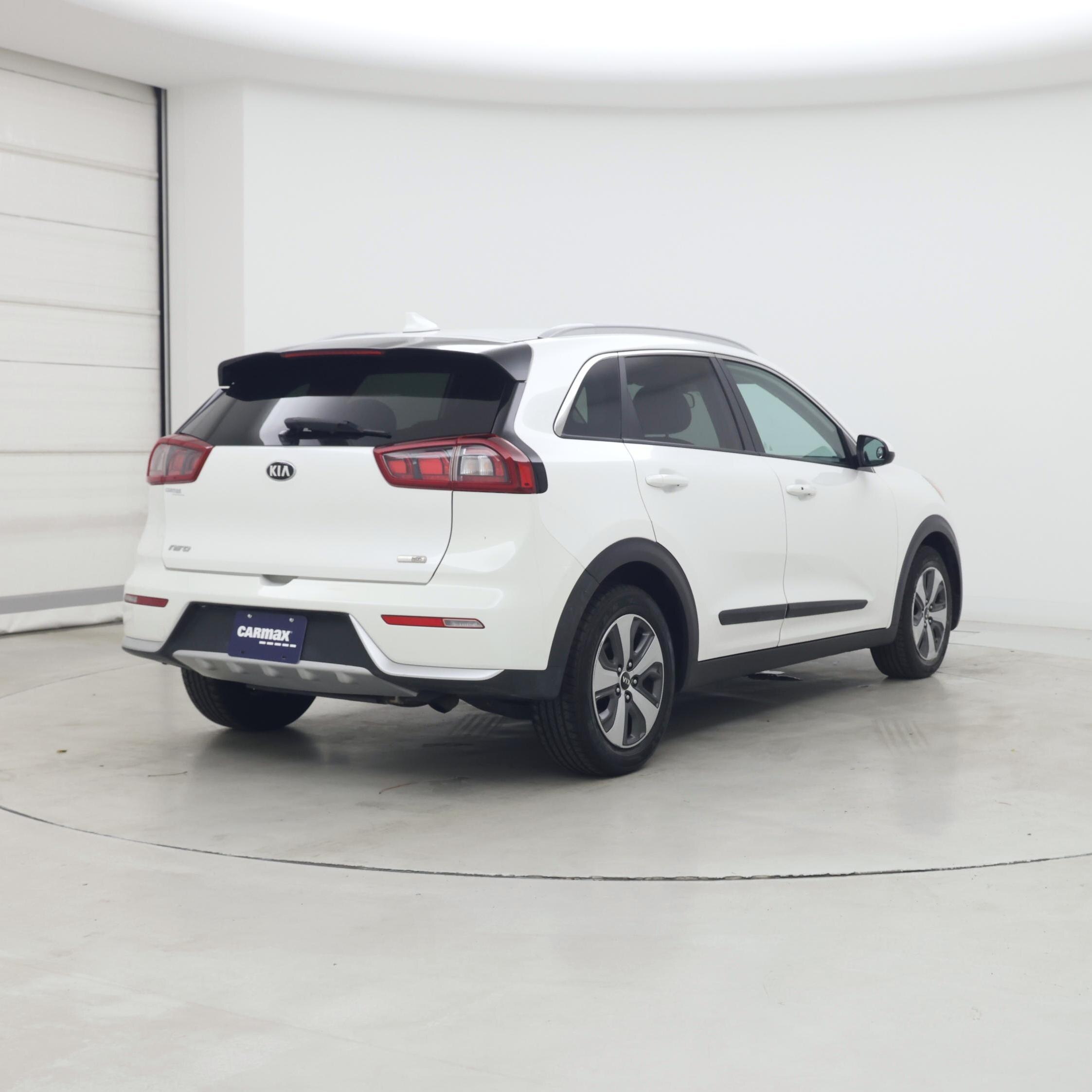 Thumbnail: 2017 Kia Niro - 8