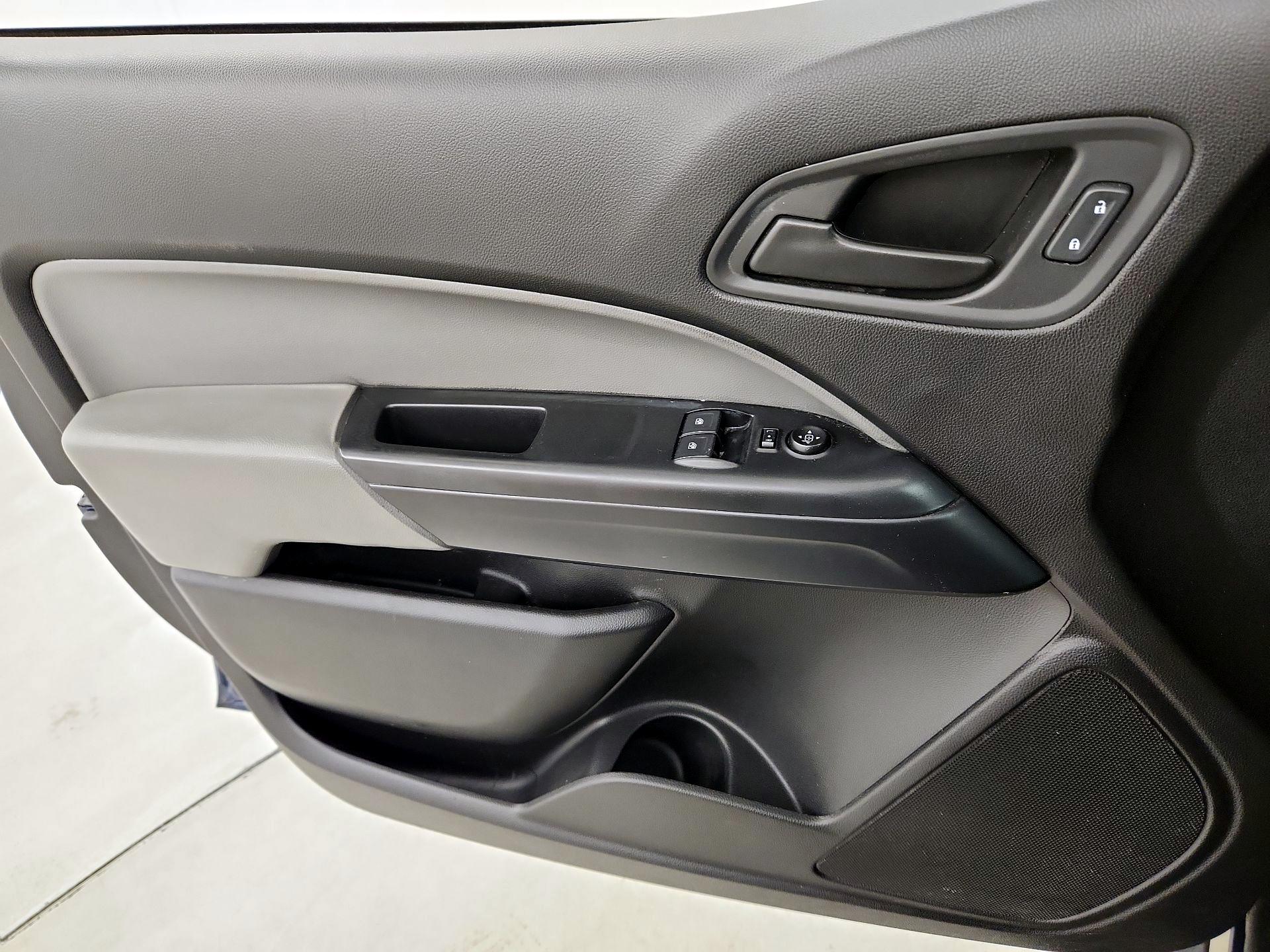 Thumbnail: 2019 Chevrolet Colorado - 12