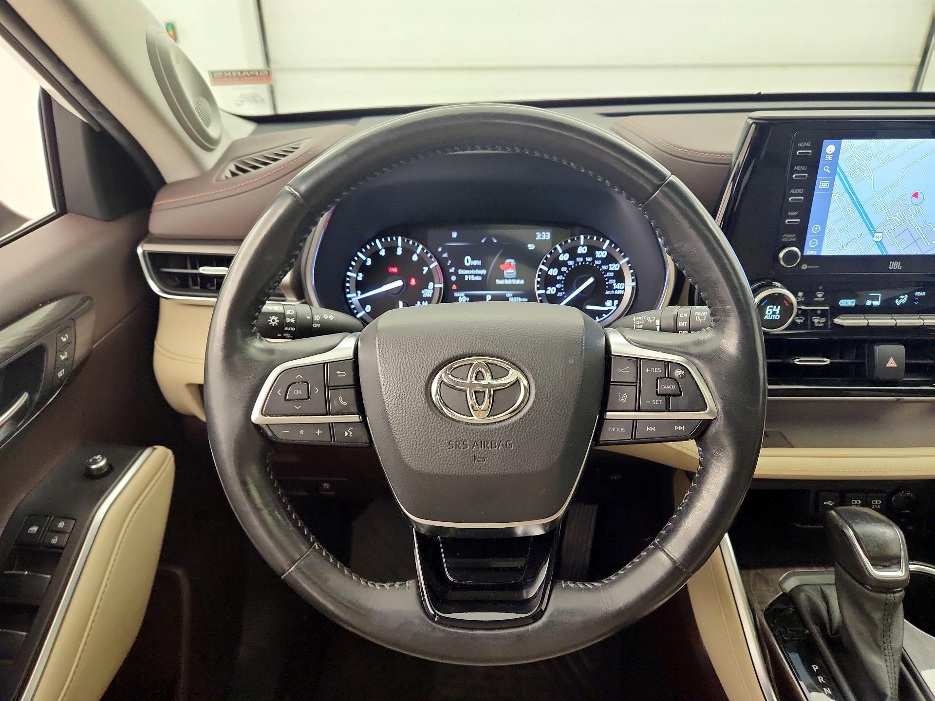 Thumbnail: 2021 Toyota Highlander - 10