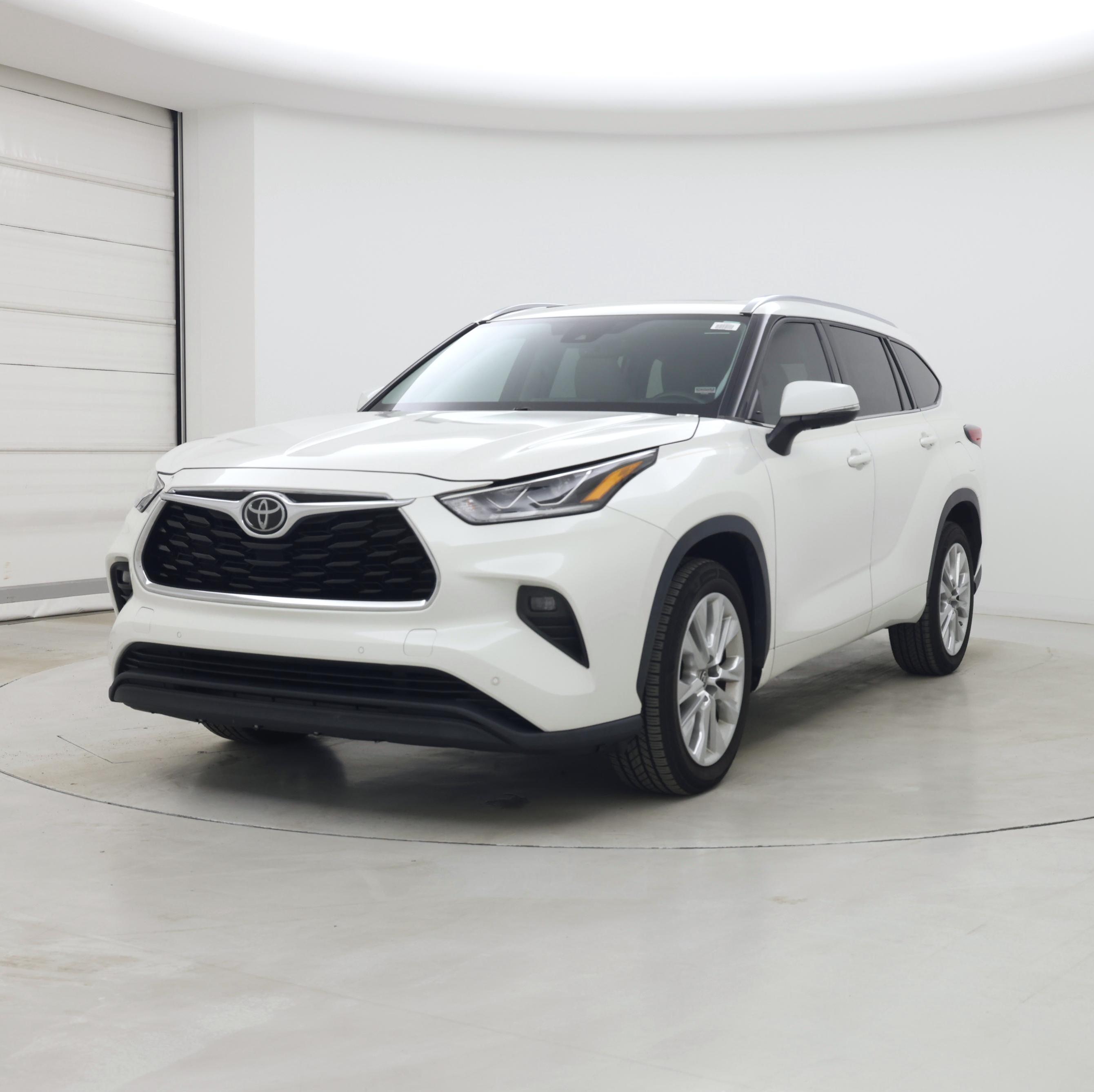 Thumbnail: 2021 Toyota Highlander - 4