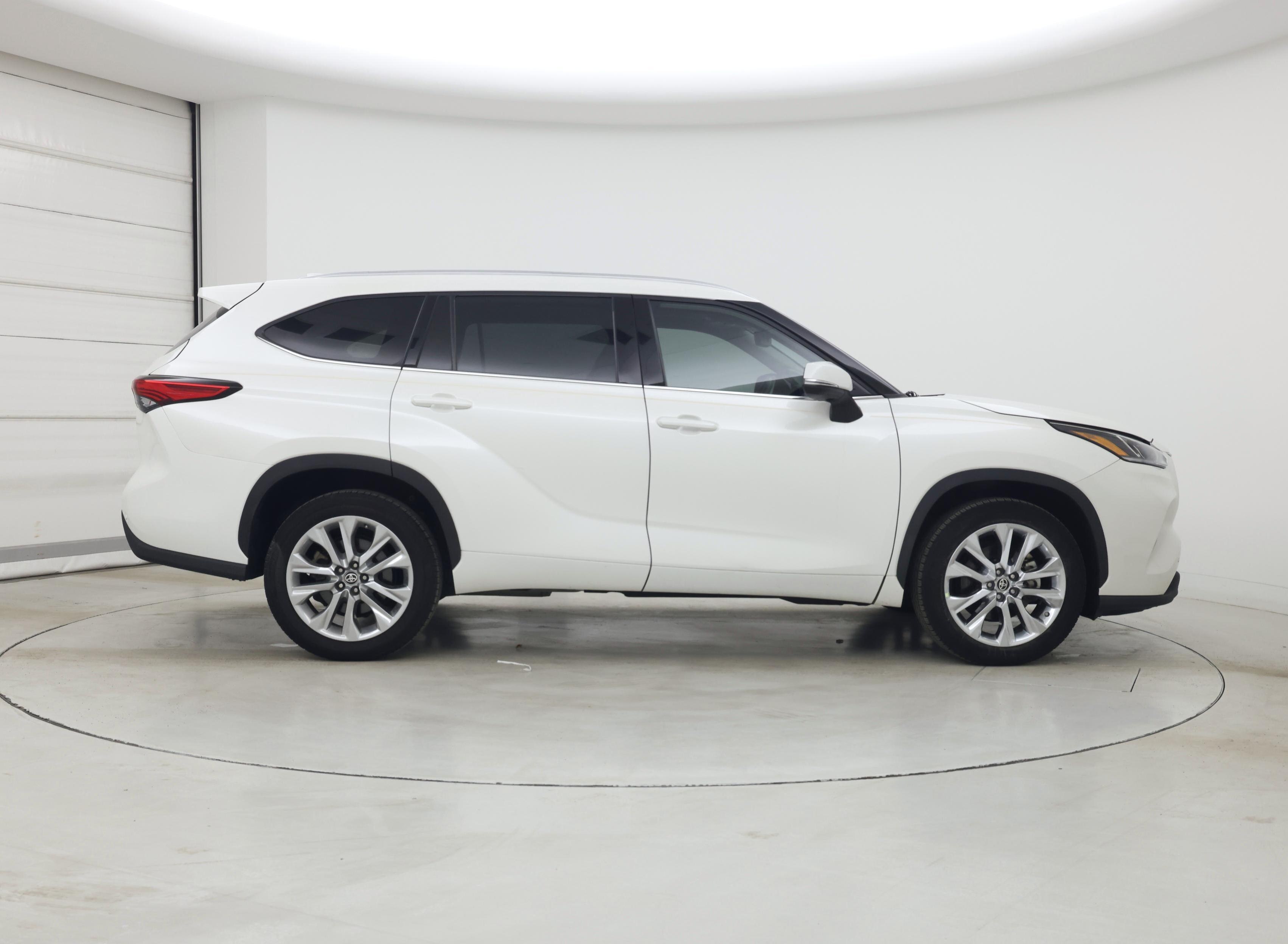Thumbnail: 2021 Toyota Highlander - 7