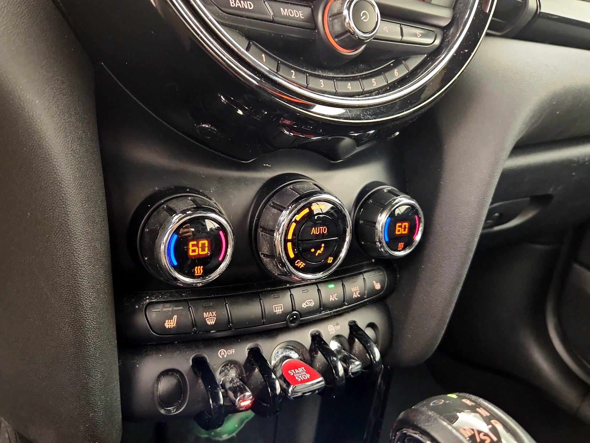 Thumbnail: 2019 MINI Cooper - 16