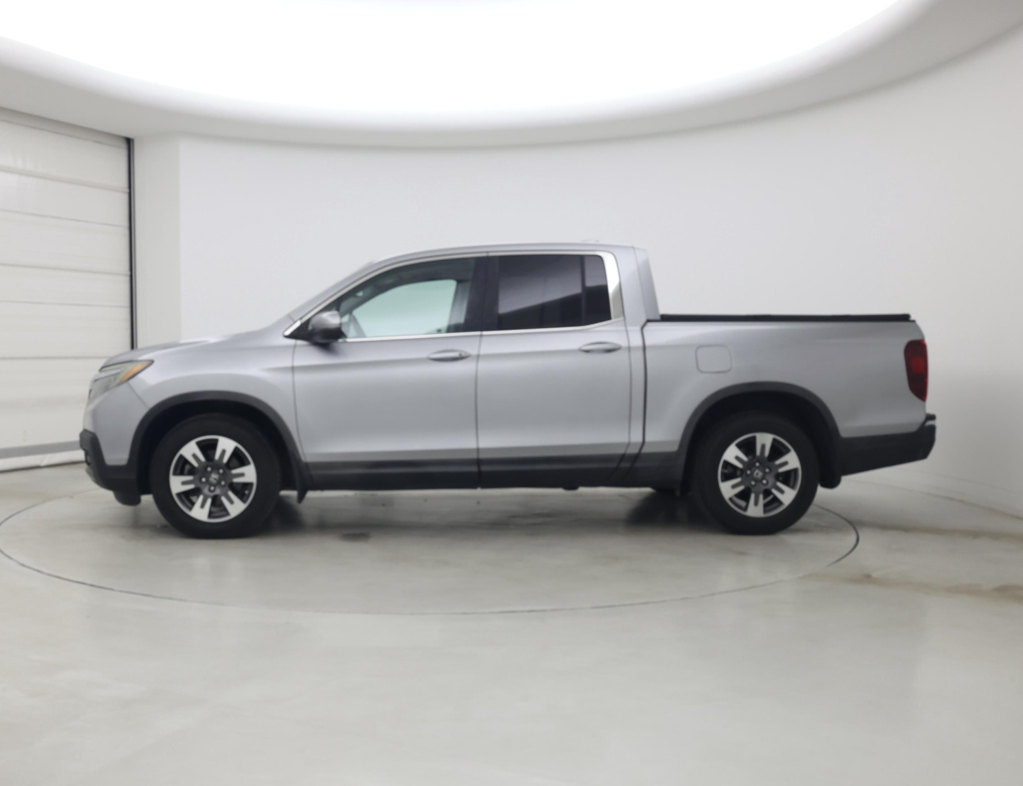 Thumbnail: 2017 Honda Ridgeline - 3