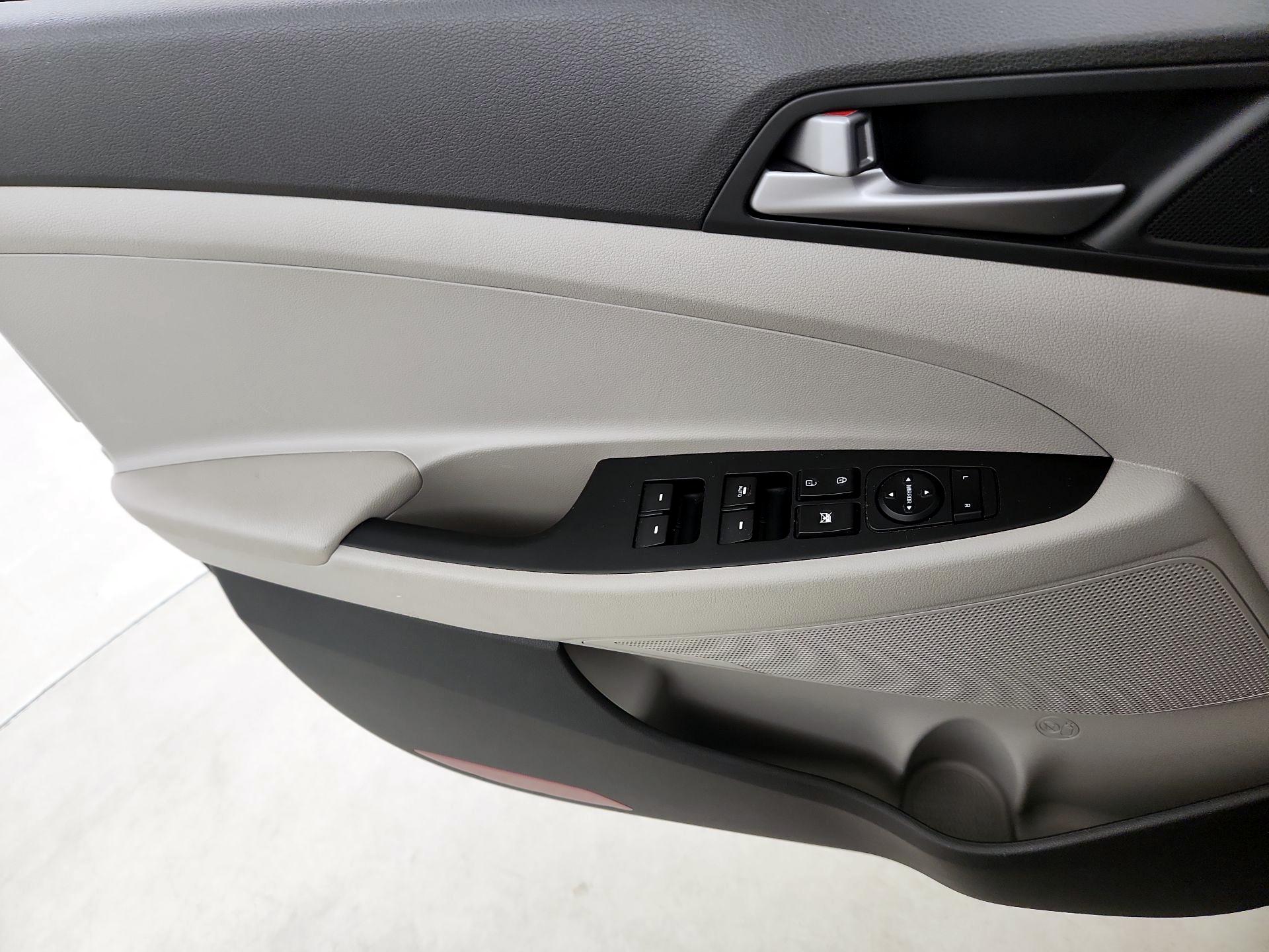 Thumbnail: 2017 Hyundai Tucson - 12