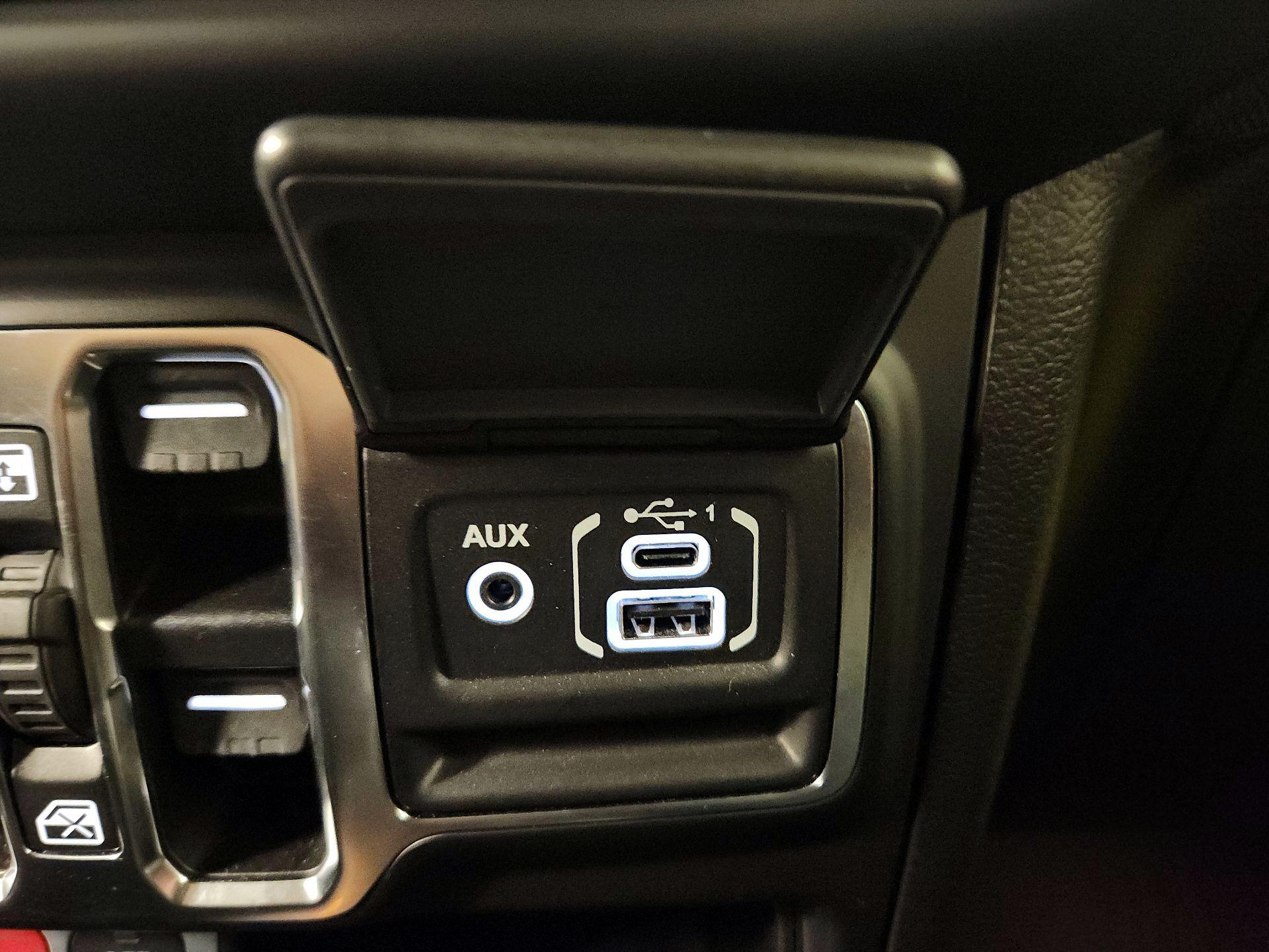 Thumbnail: 2023 Jeep Gladiator - 19