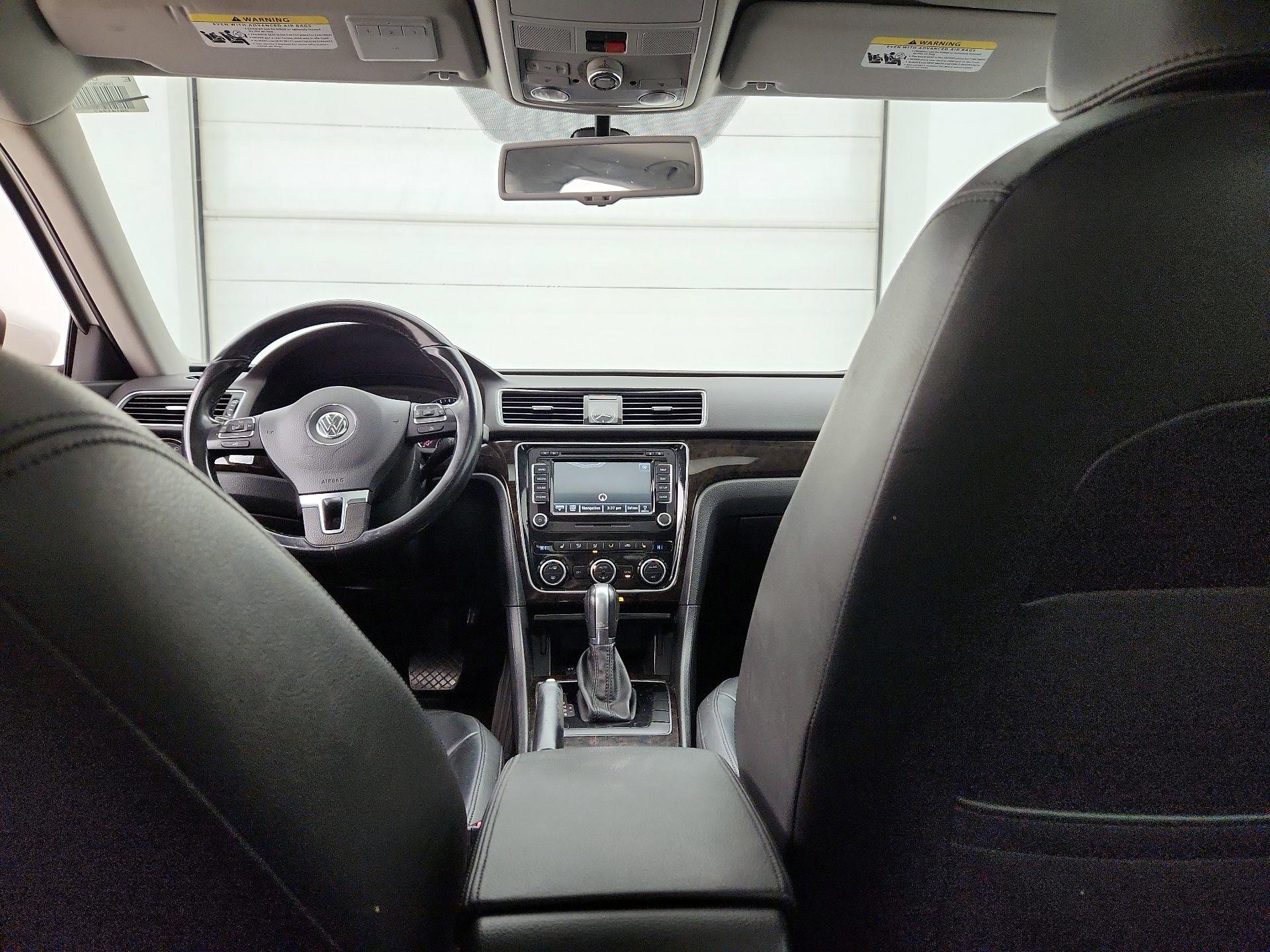 Thumbnail: 2015 Volkswagen Passat - 9