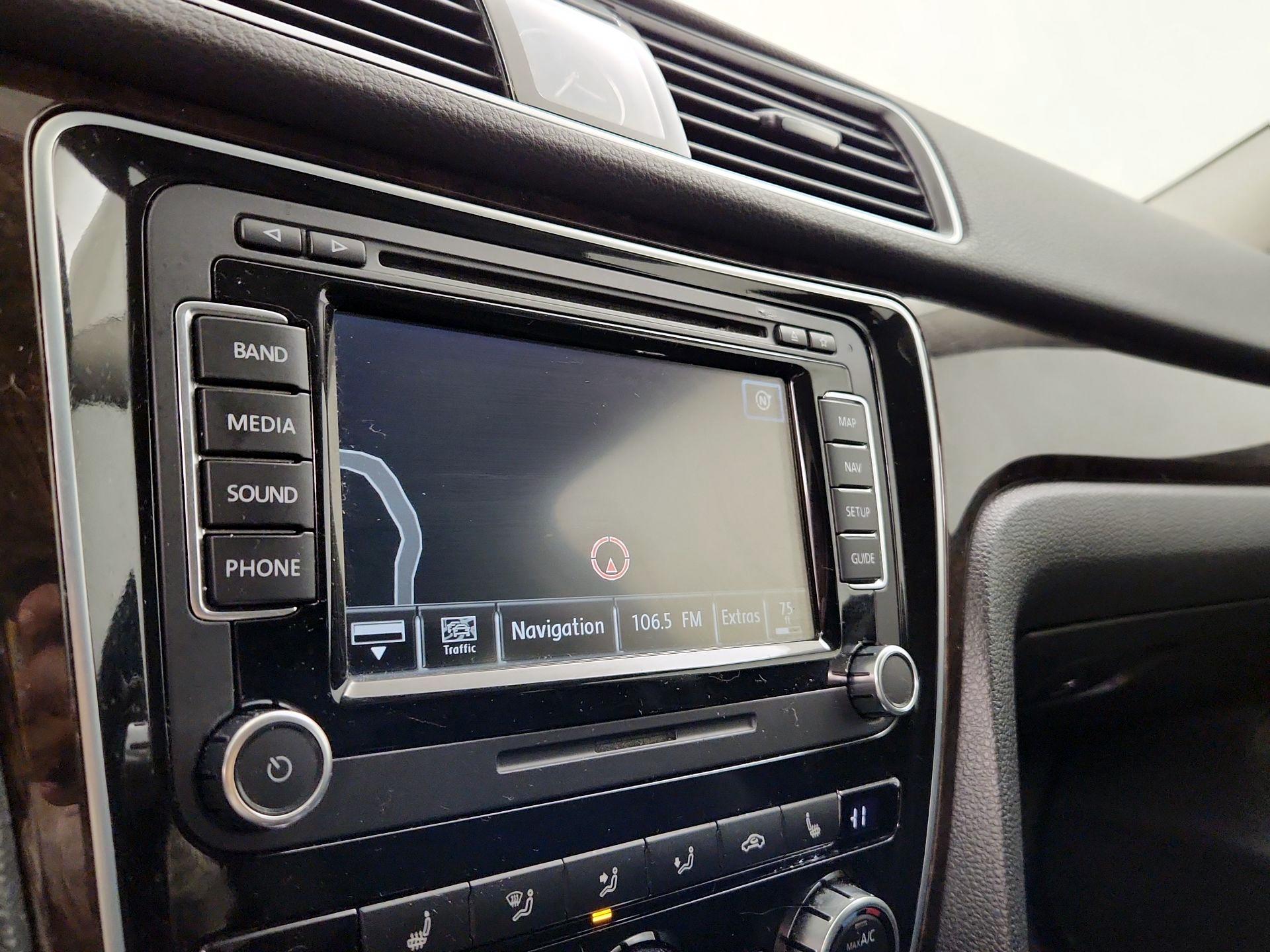 Thumbnail: 2015 Volkswagen Passat - 14