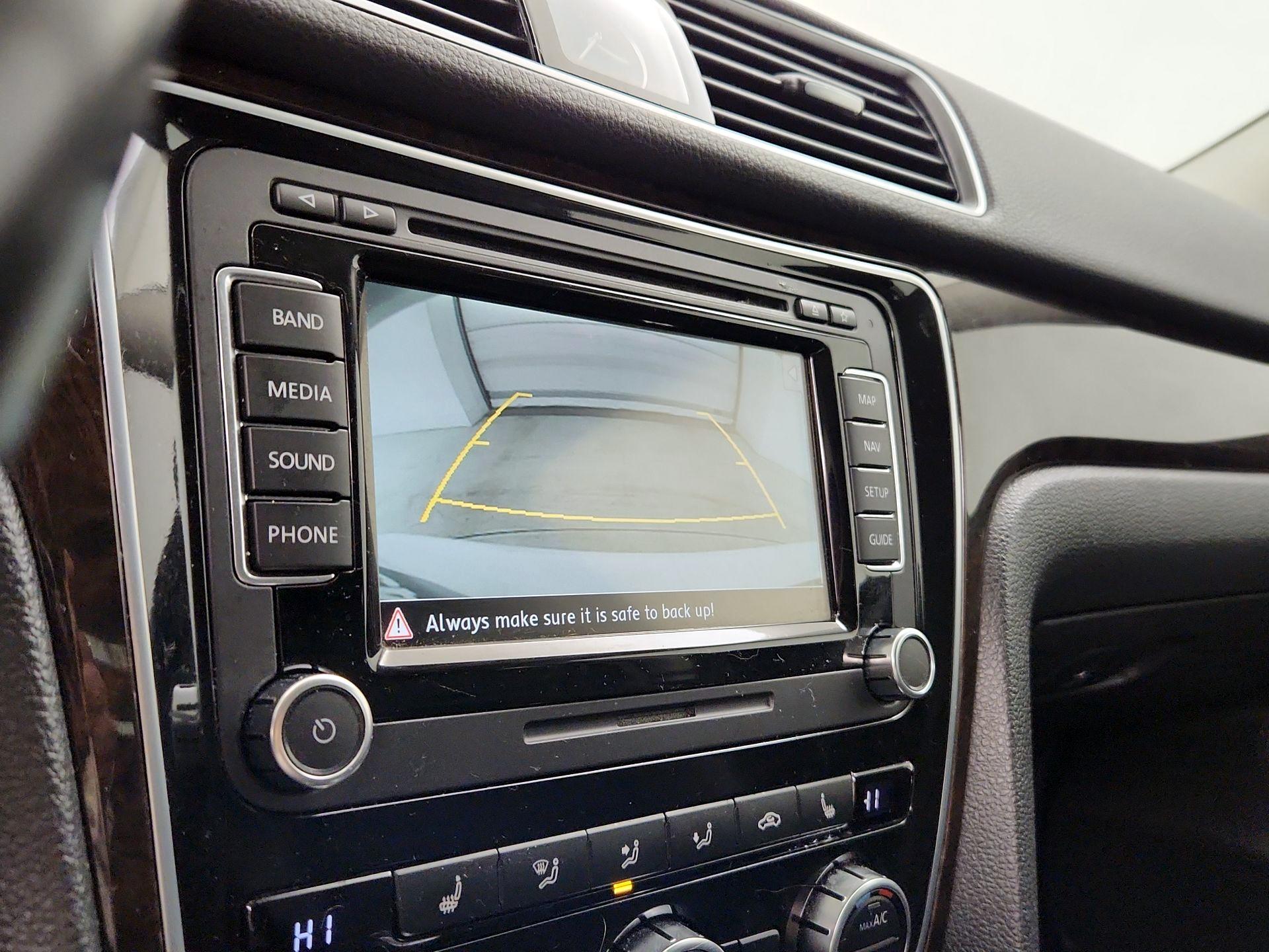 Thumbnail: 2015 Volkswagen Passat - 15