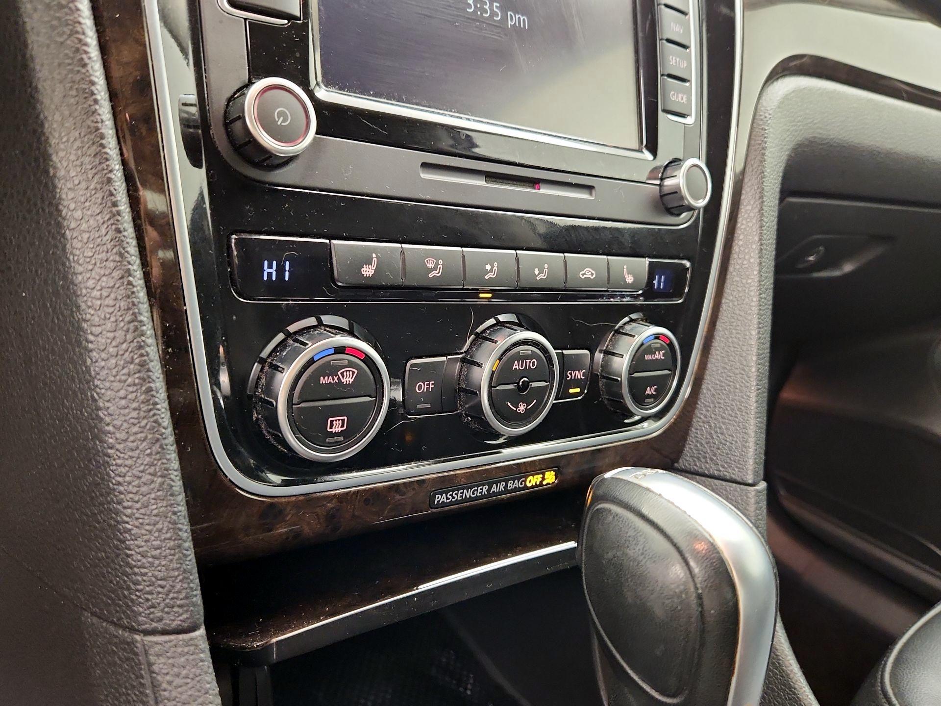 Thumbnail: 2015 Volkswagen Passat - 17