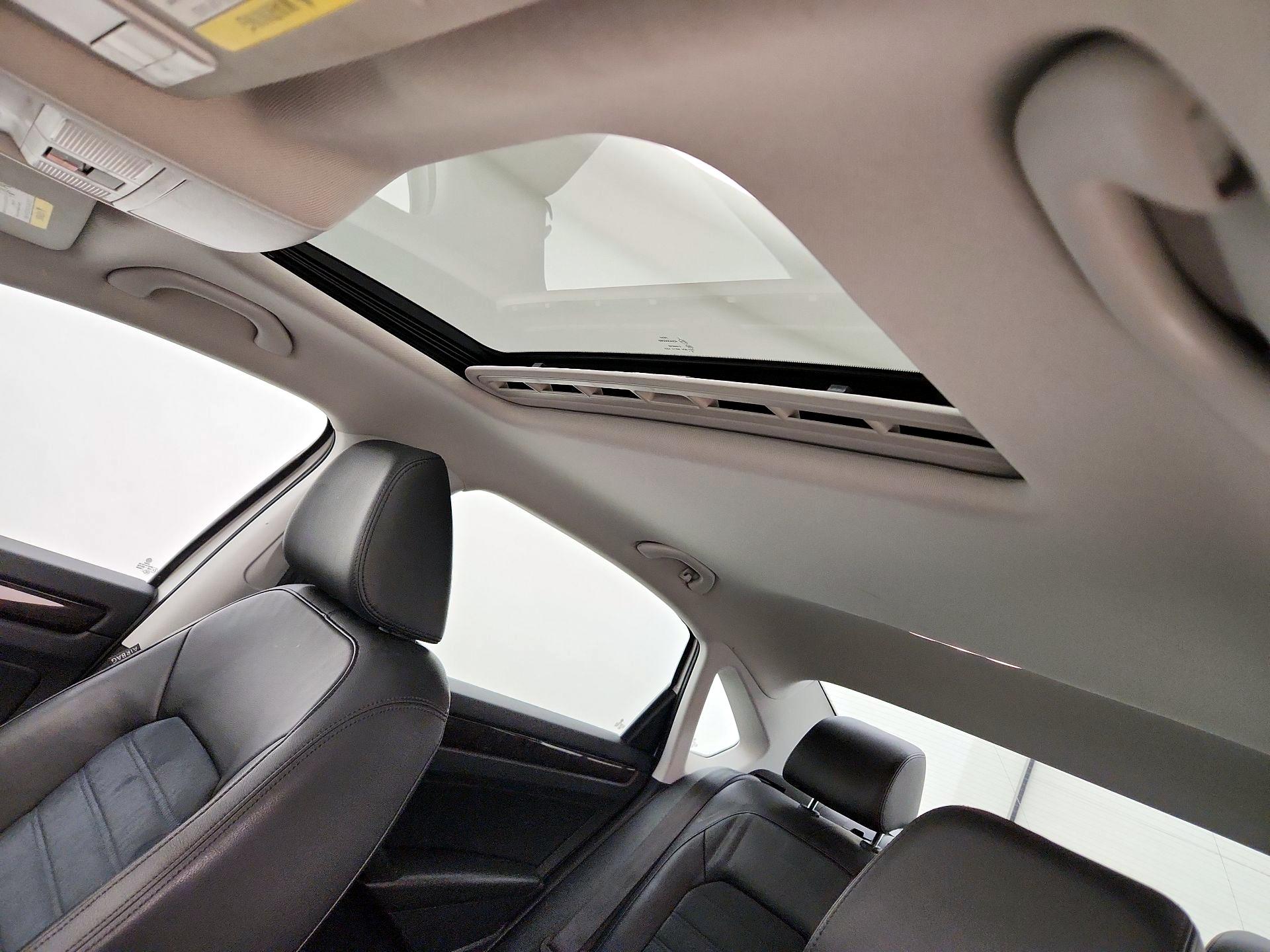 Thumbnail: 2015 Volkswagen Passat - 20