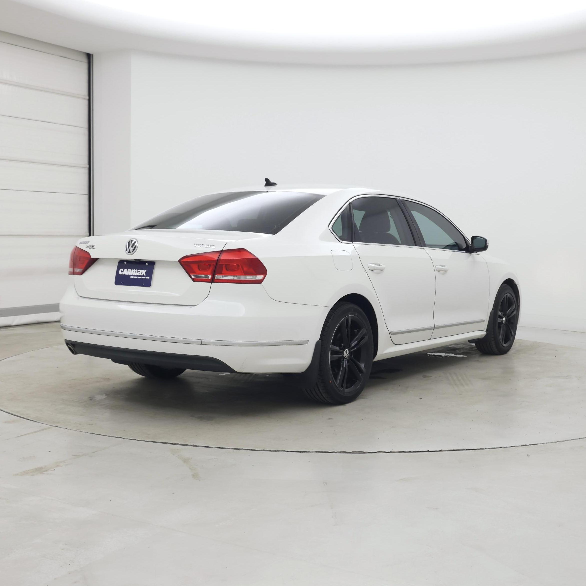 Thumbnail: 2015 Volkswagen Passat - 8