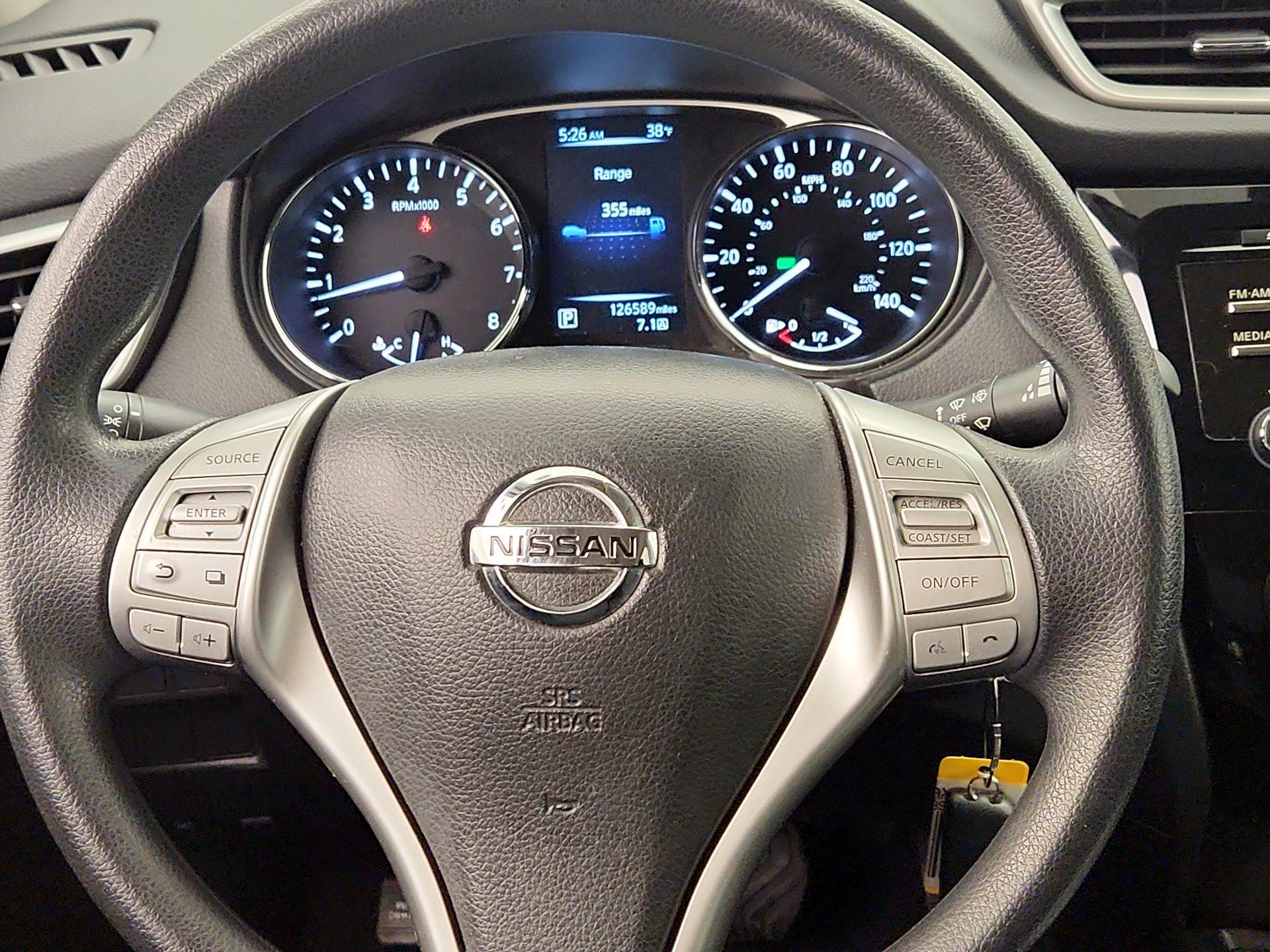 Thumbnail: 2016 Nissan Rogue - 10