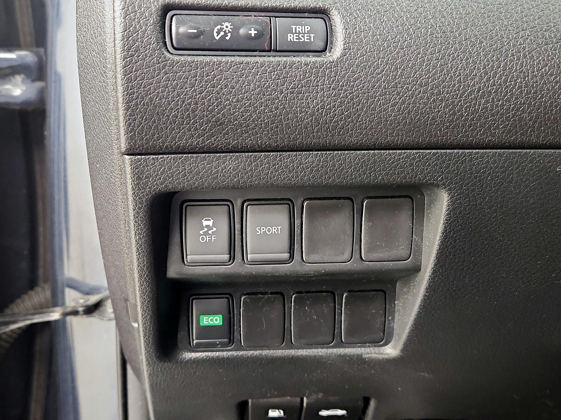 Thumbnail: 2016 Nissan Rogue - 13