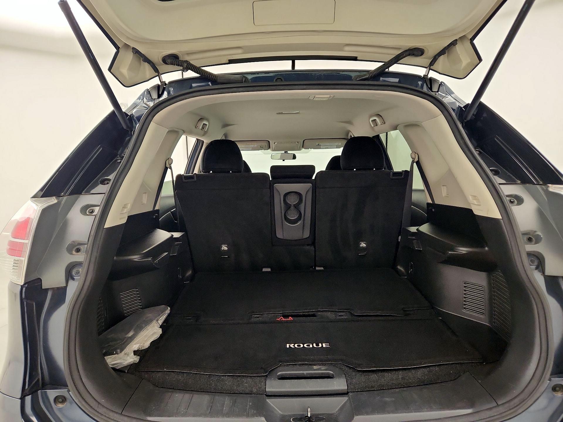 Thumbnail: 2016 Nissan Rogue - 20