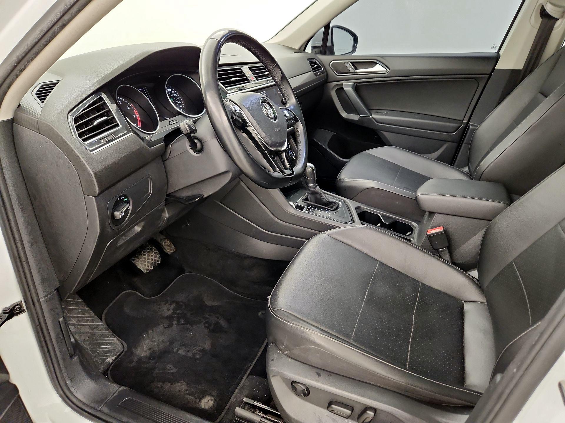 Thumbnail: 2018 Volkswagen Tiguan - 11