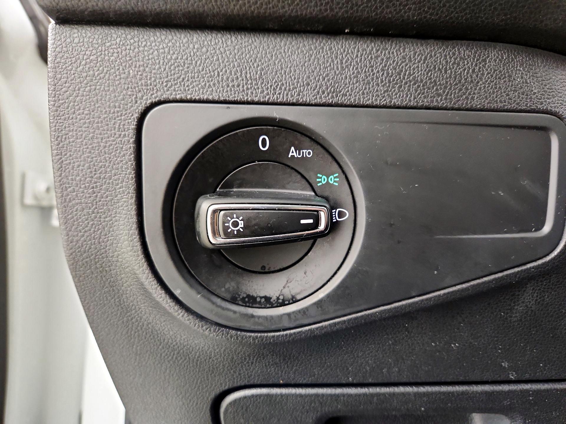 Thumbnail: 2018 Volkswagen Tiguan - 13