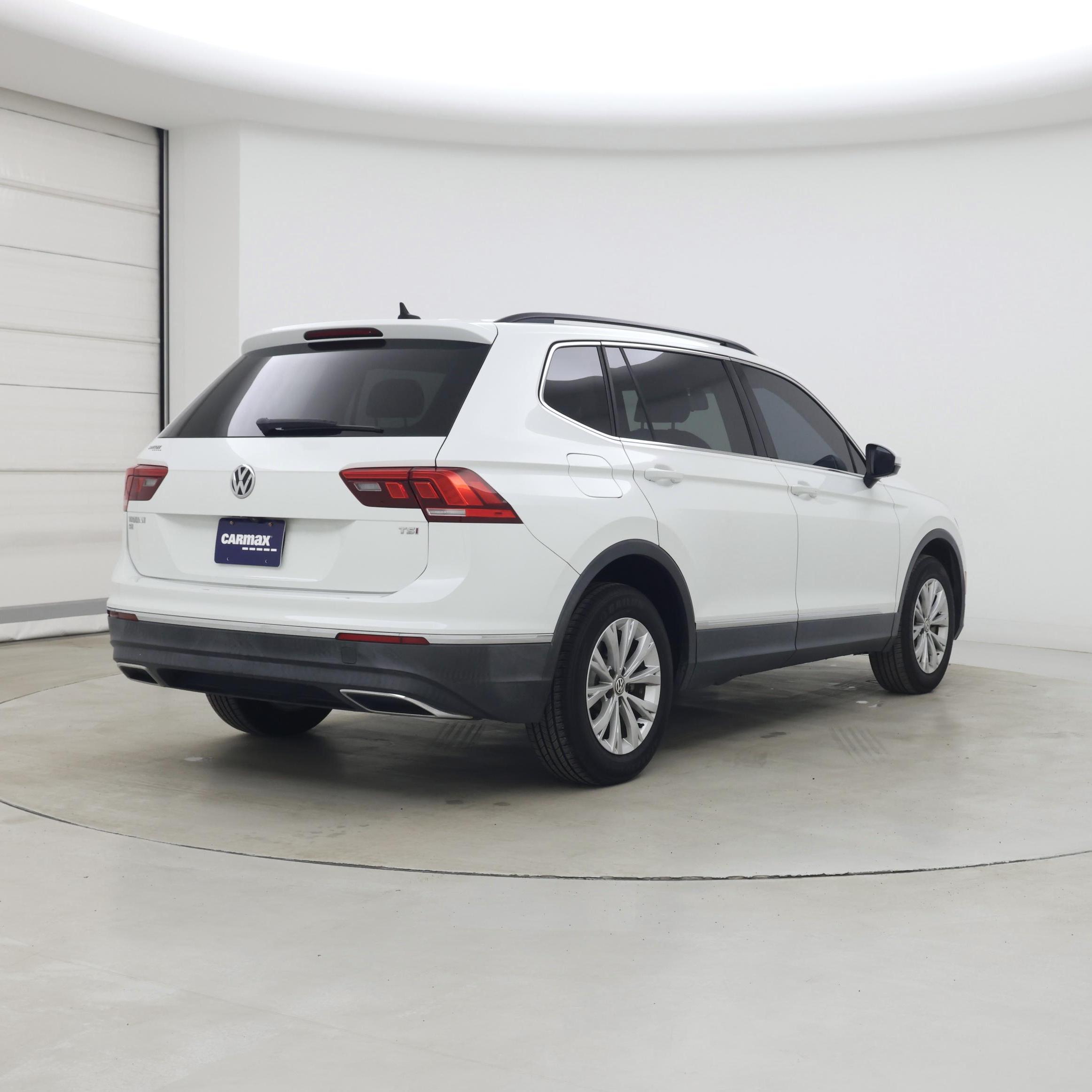 Thumbnail: 2018 Volkswagen Tiguan - 8