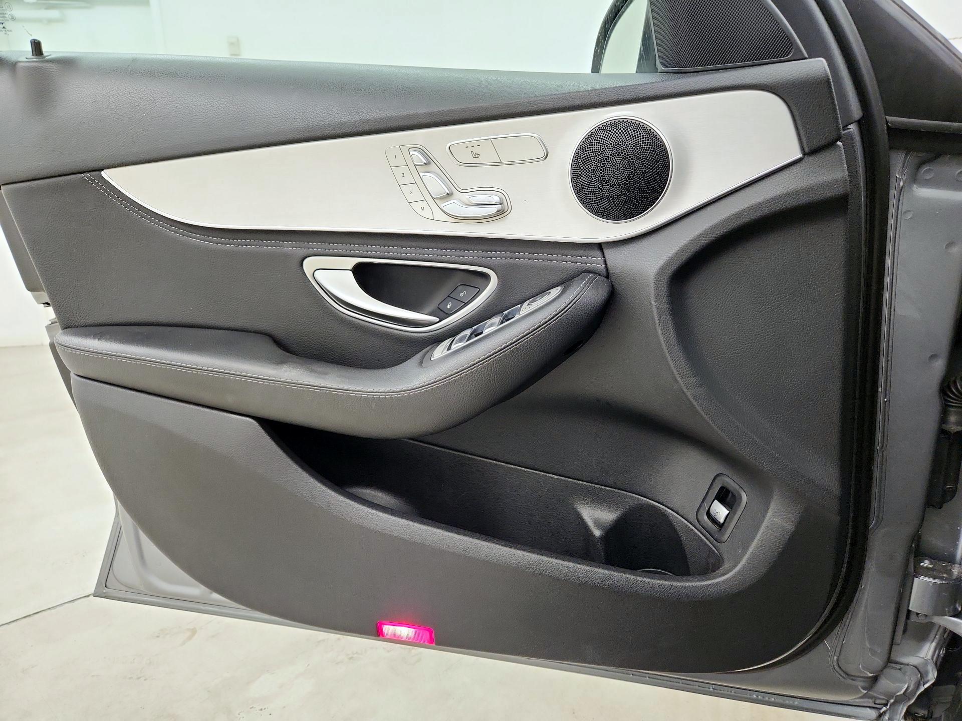 Thumbnail: 2015 Mercedes-Benz C-Class - 10