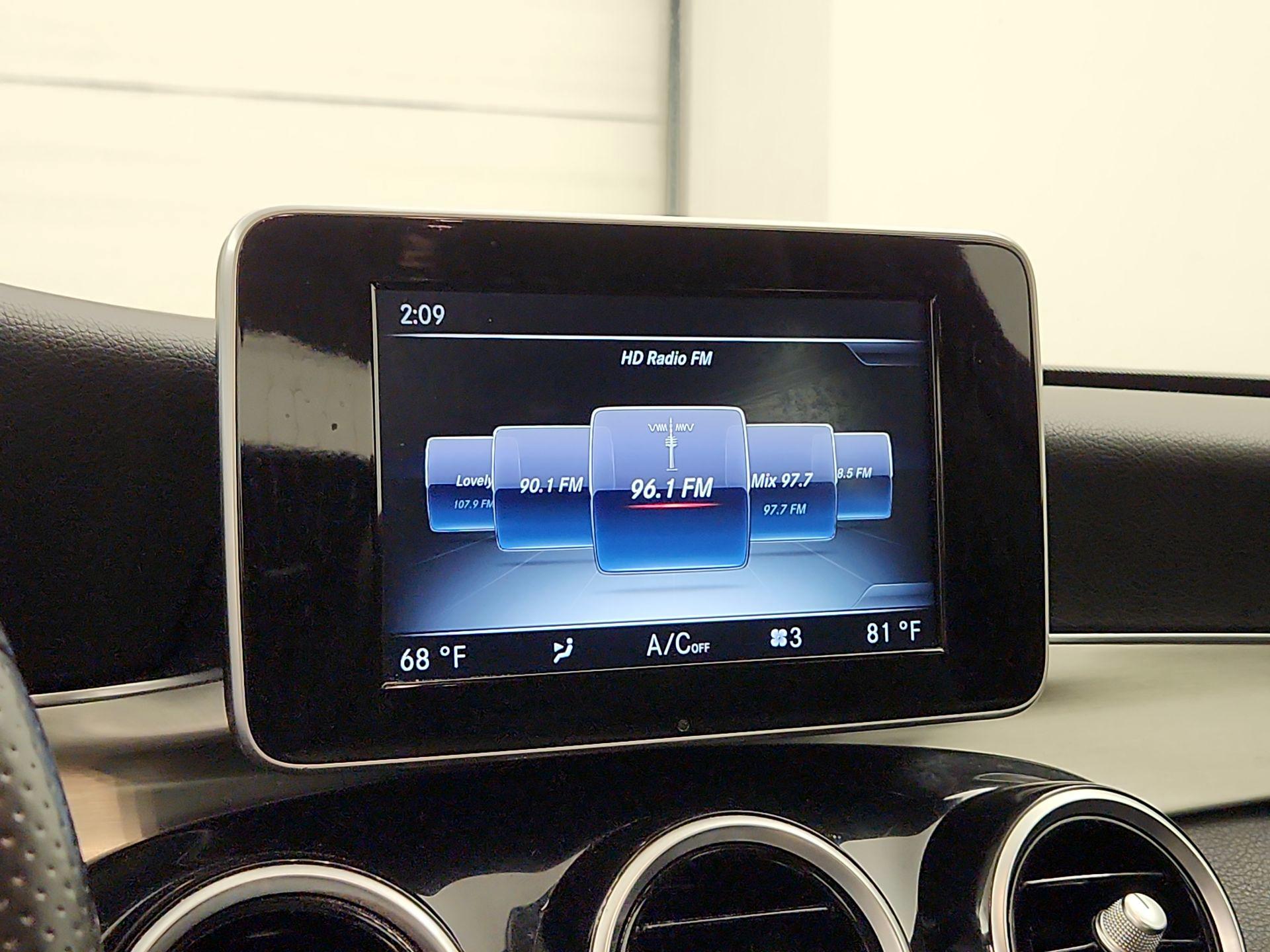 Thumbnail: 2015 Mercedes-Benz C-Class - 12