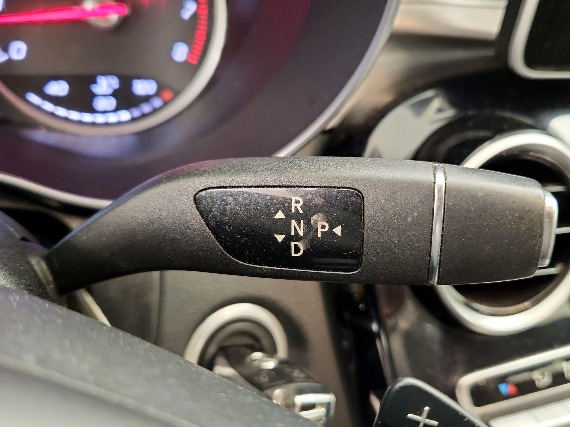 Thumbnail: 2015 Mercedes-Benz C-Class - 14