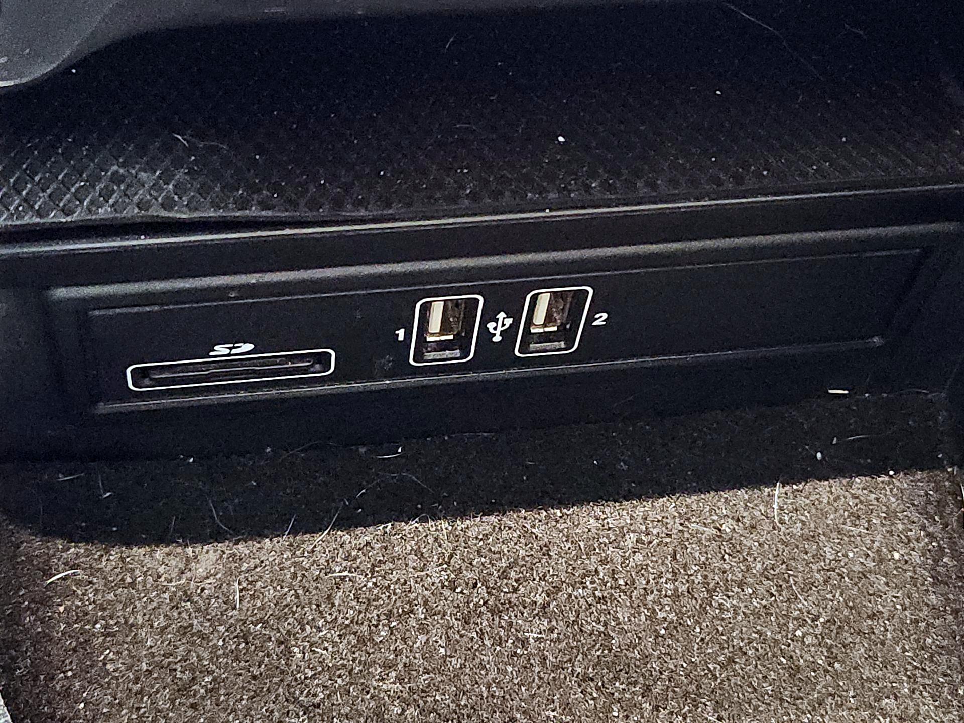 Thumbnail: 2015 Mercedes-Benz C-Class - 15