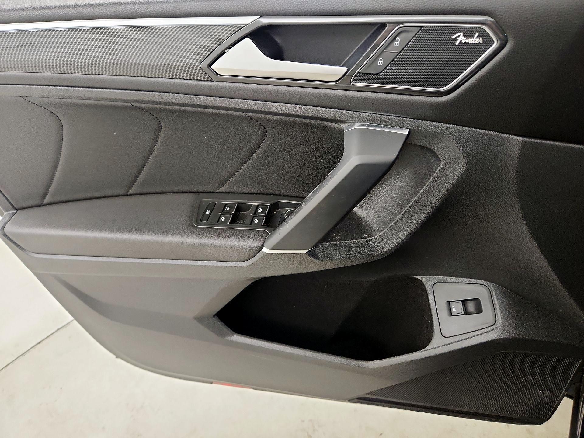 Thumbnail: 2018 Volkswagen Tiguan - 12