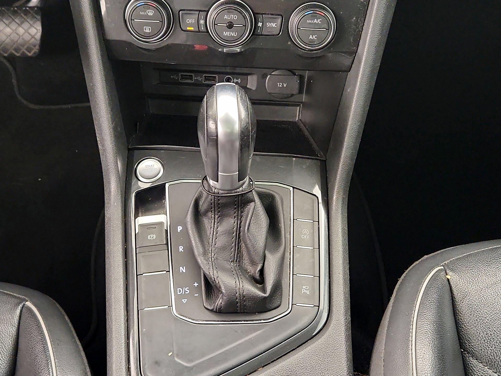 Thumbnail: 2018 Volkswagen Tiguan - 18