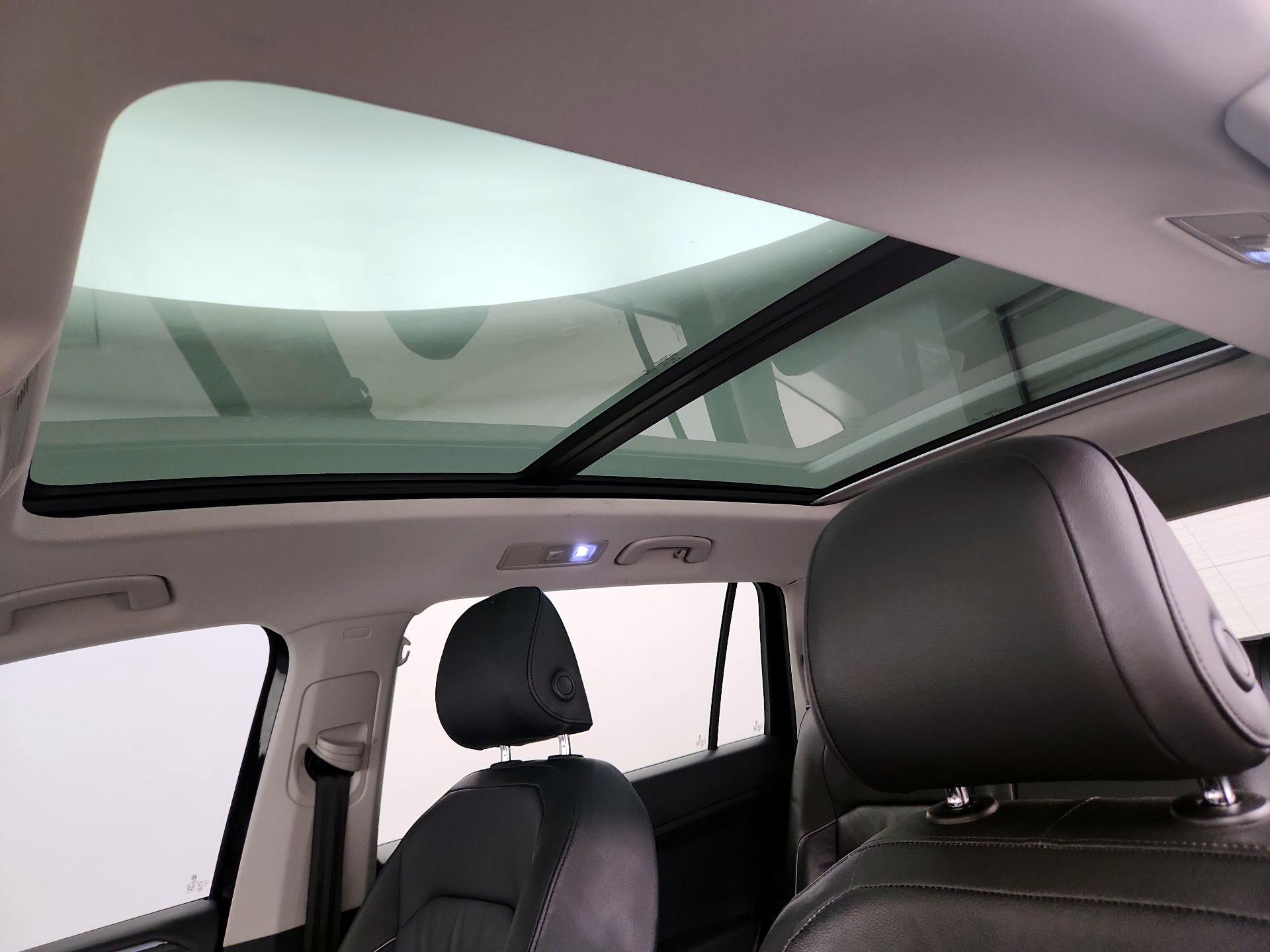 Thumbnail: 2018 Volkswagen Tiguan - 20