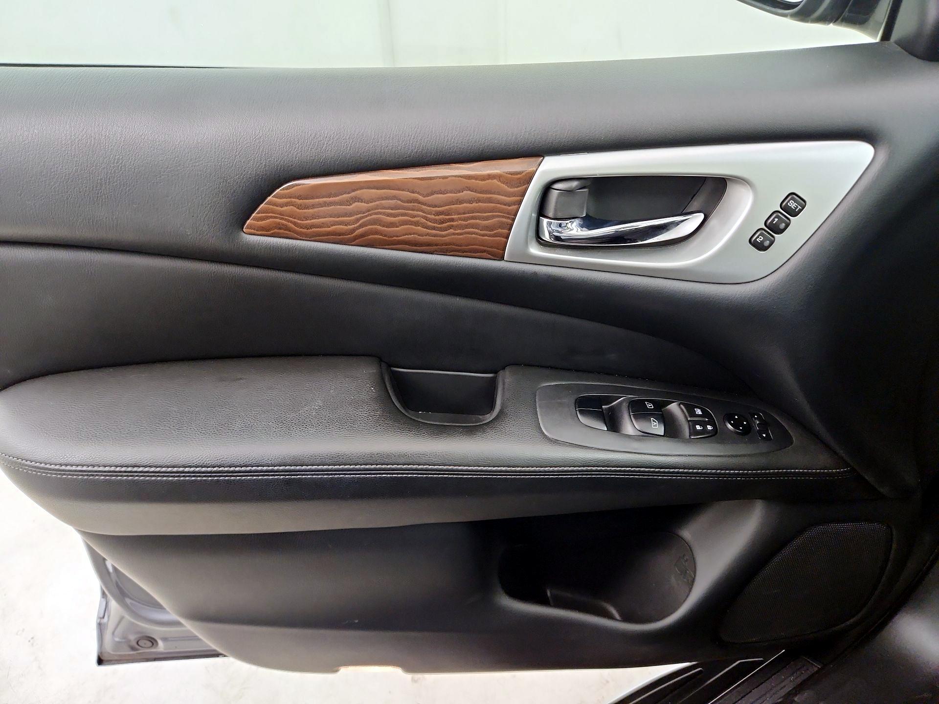 Thumbnail: 2020 Nissan Pathfinder - 12