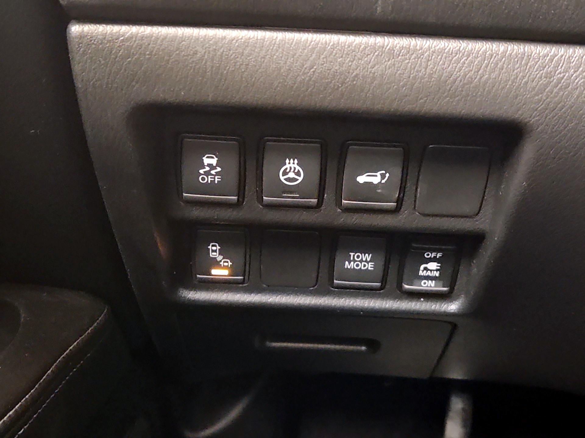 Thumbnail: 2020 Nissan Pathfinder - 13