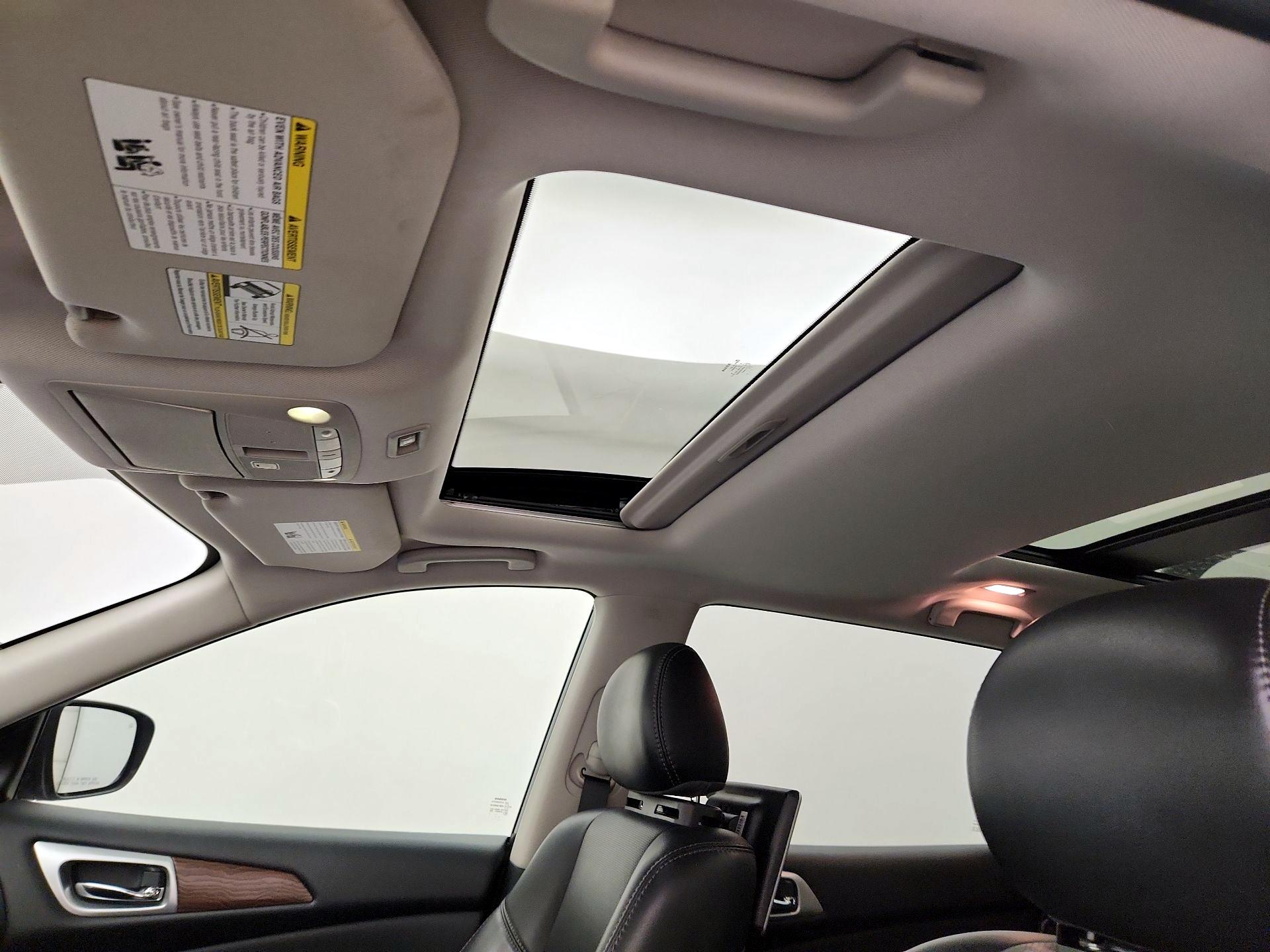 Thumbnail: 2020 Nissan Pathfinder - 20