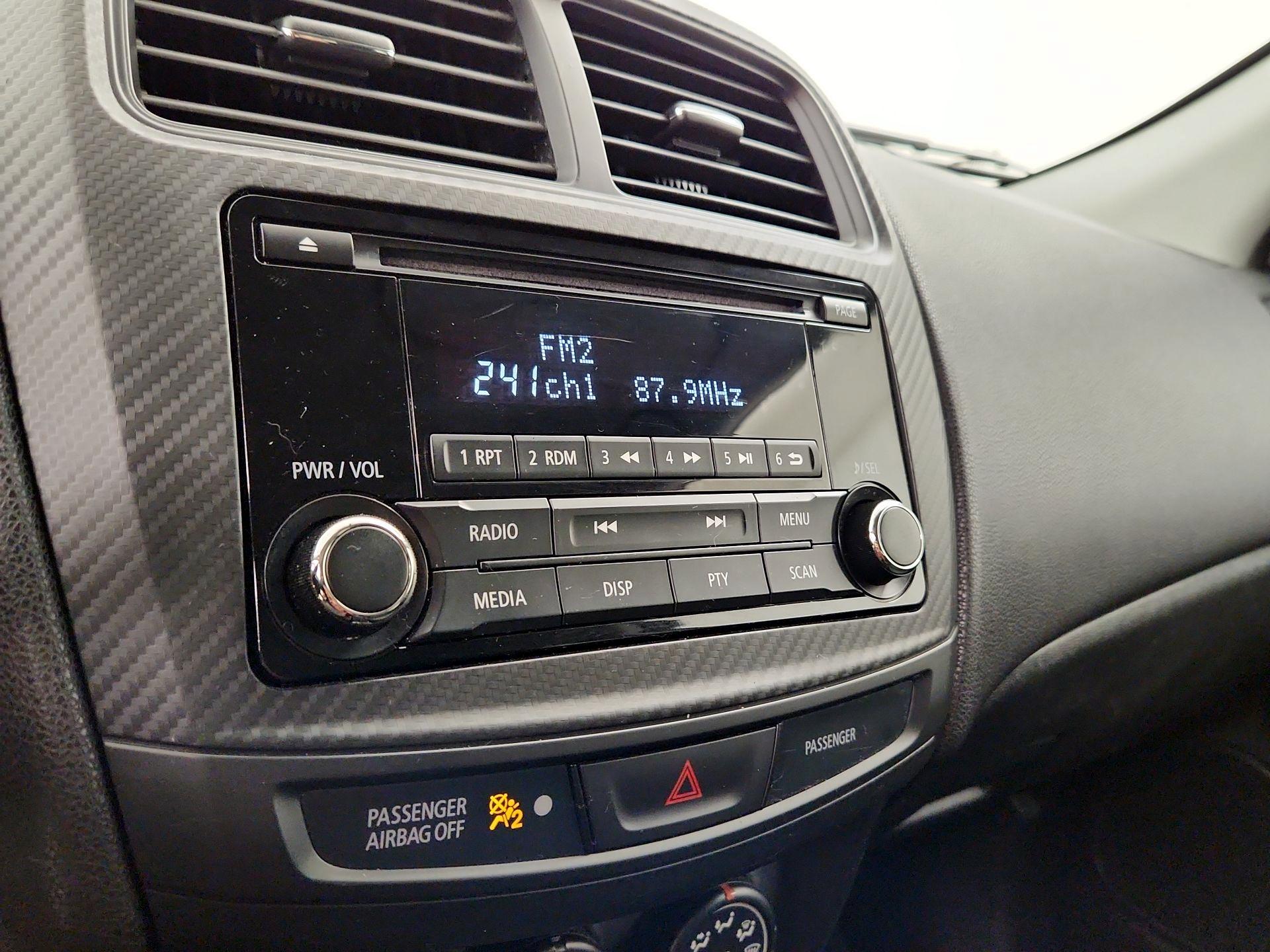 Thumbnail: 2015 Mitsubishi Outlander Sport - 12