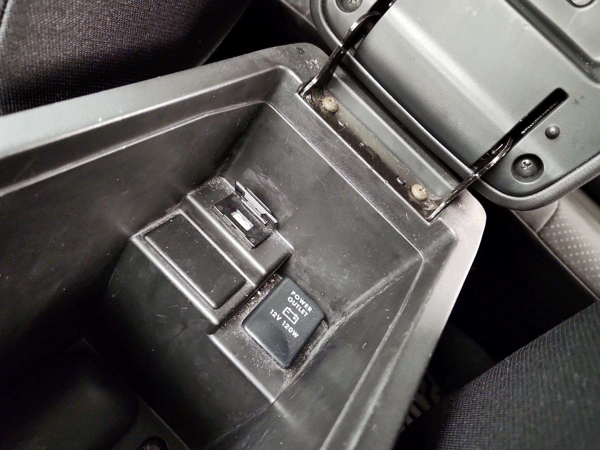 Thumbnail: 2015 Mitsubishi Outlander Sport - 15