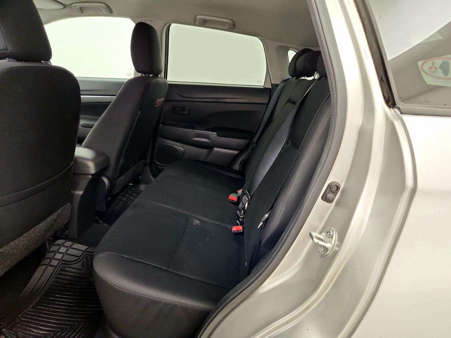 Thumbnail: 2015 Mitsubishi Outlander Sport - 16