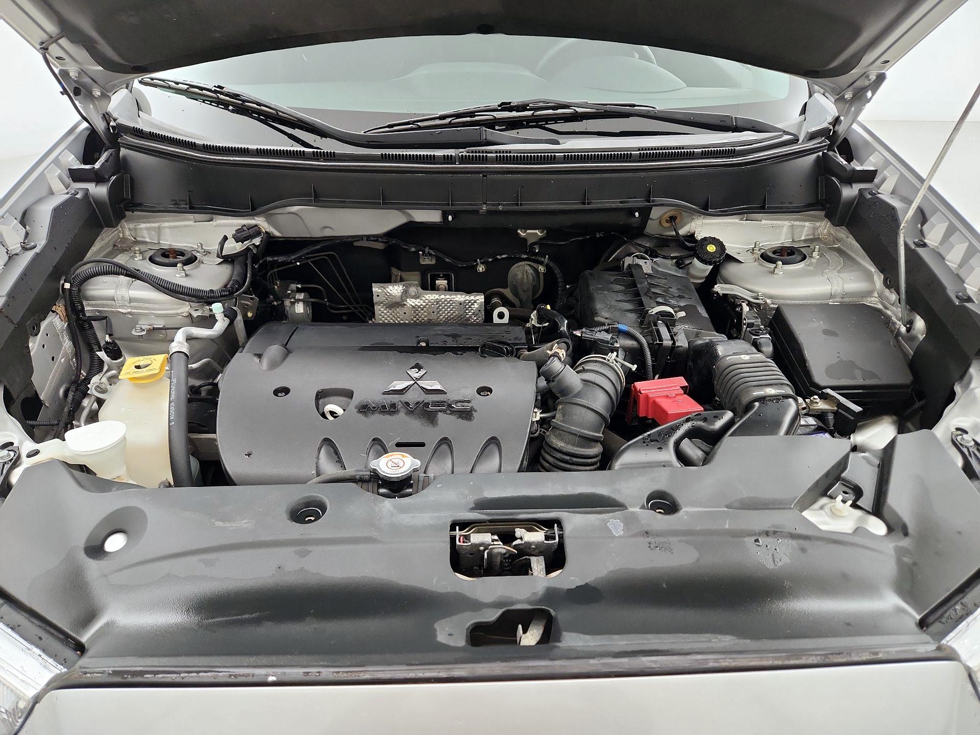 Thumbnail: 2015 Mitsubishi Outlander Sport - 19